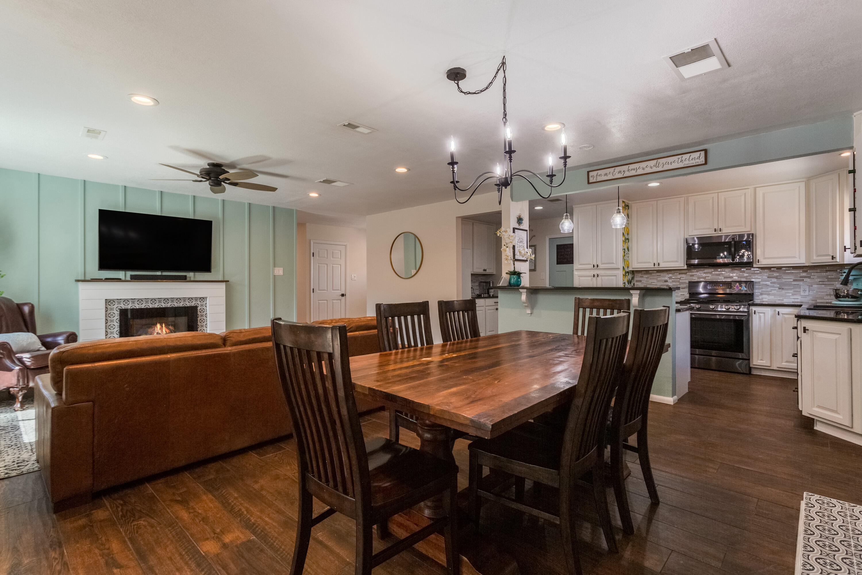 9304 Lagrima De Oro Road NE