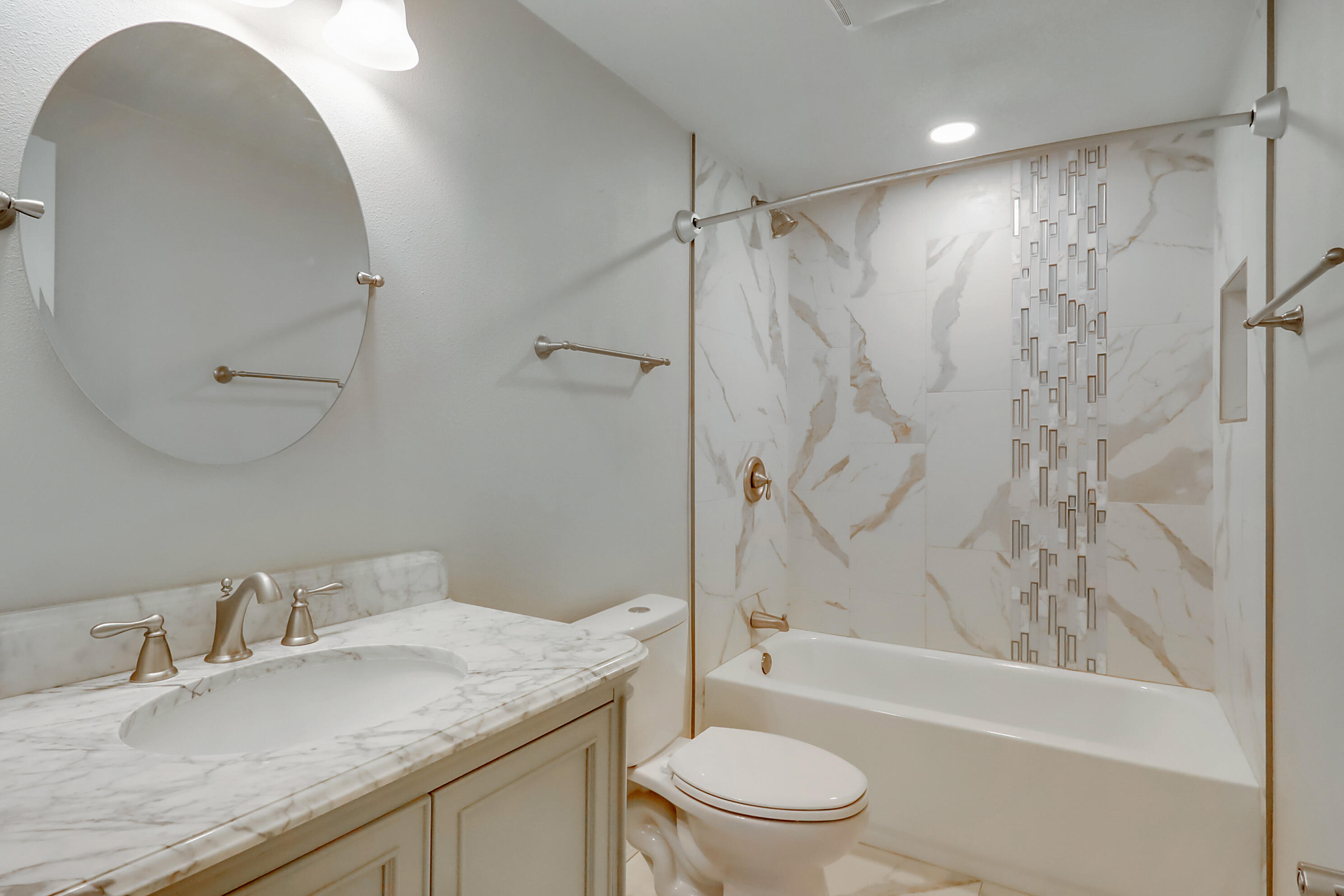 11521 Mahlon Avenue NE