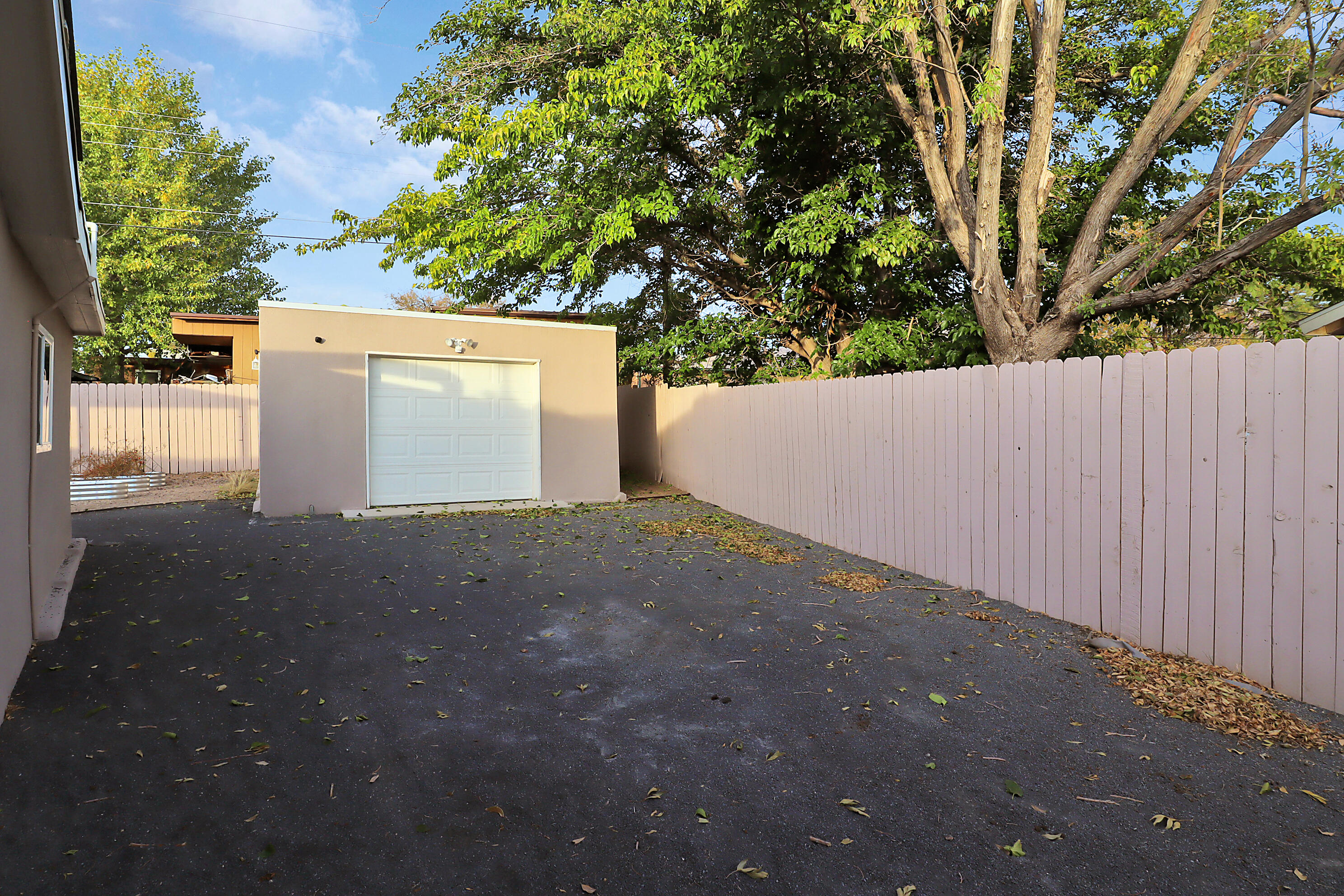 11521 Mahlon Avenue NE