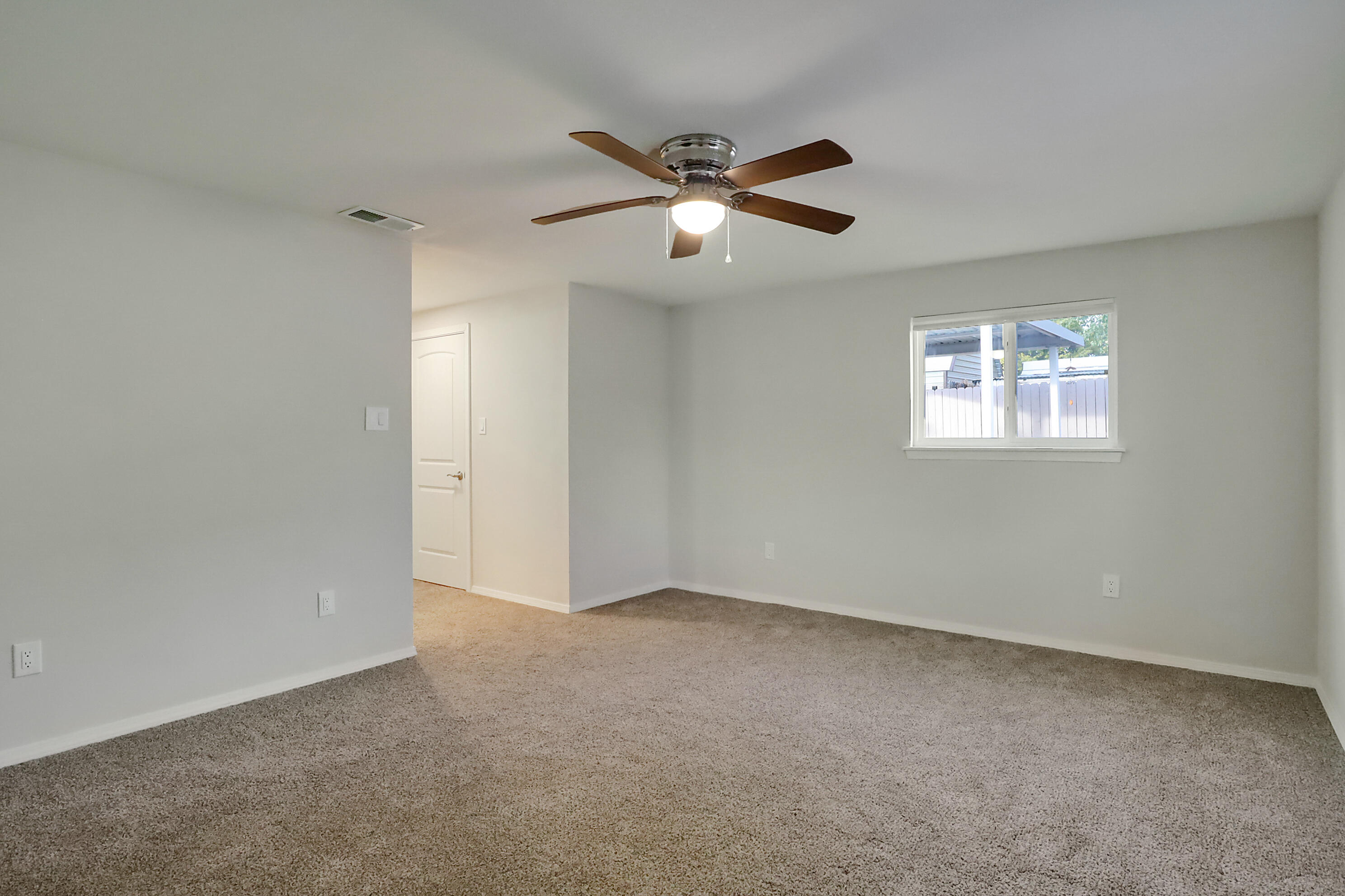 11521 Mahlon Avenue NE