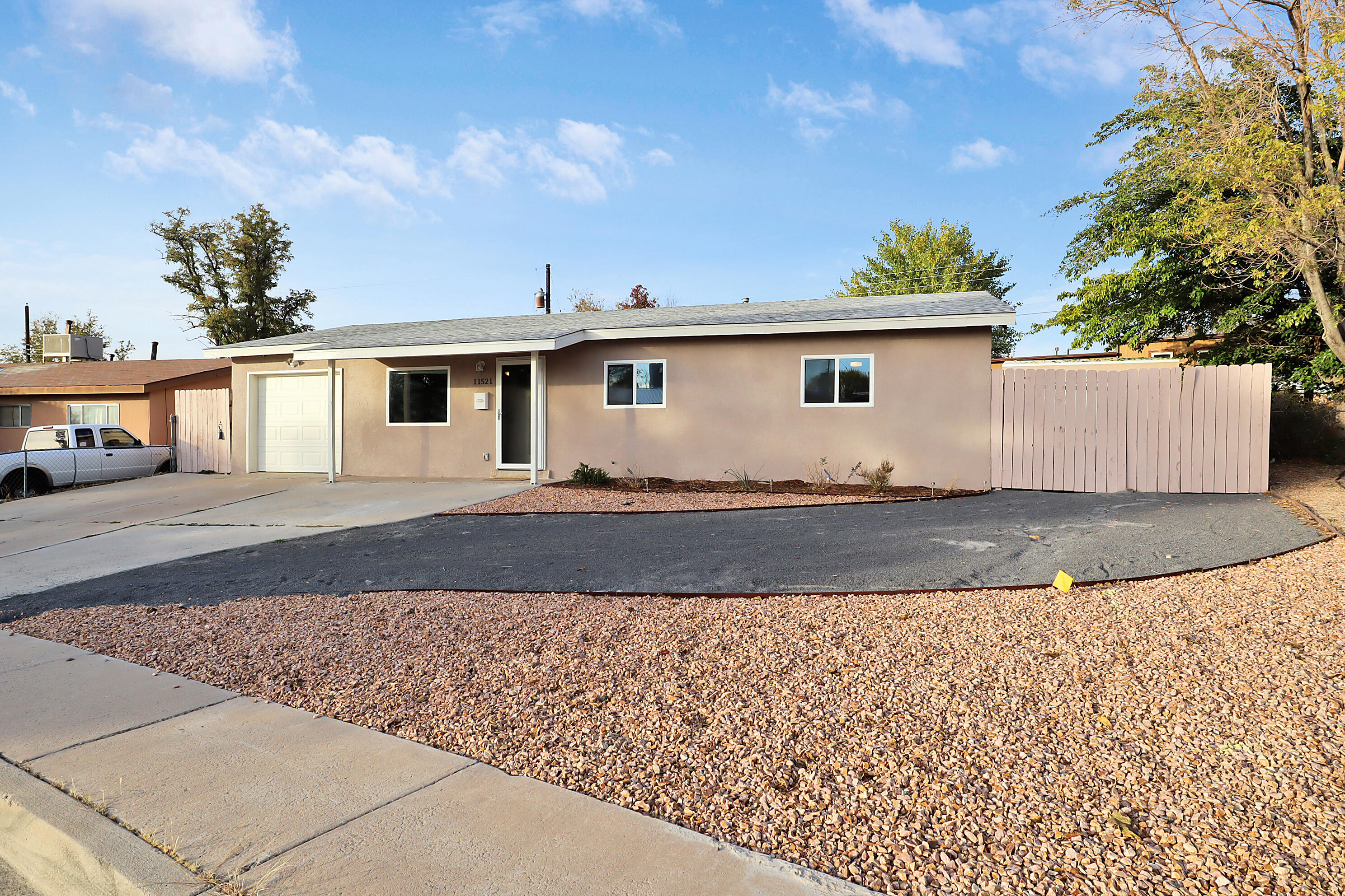 11521 Mahlon Avenue NE