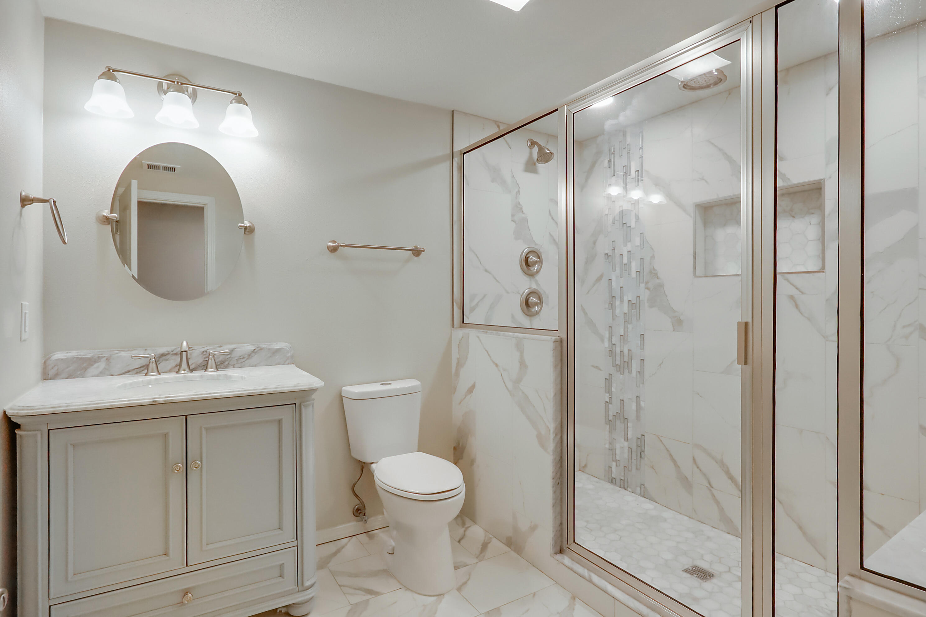 11521 Mahlon Avenue NE