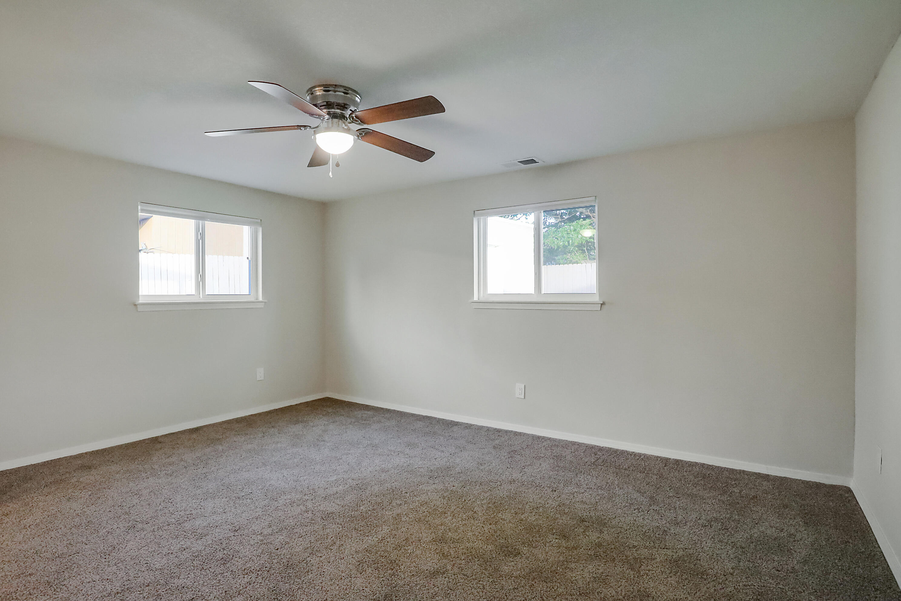 11521 Mahlon Avenue NE