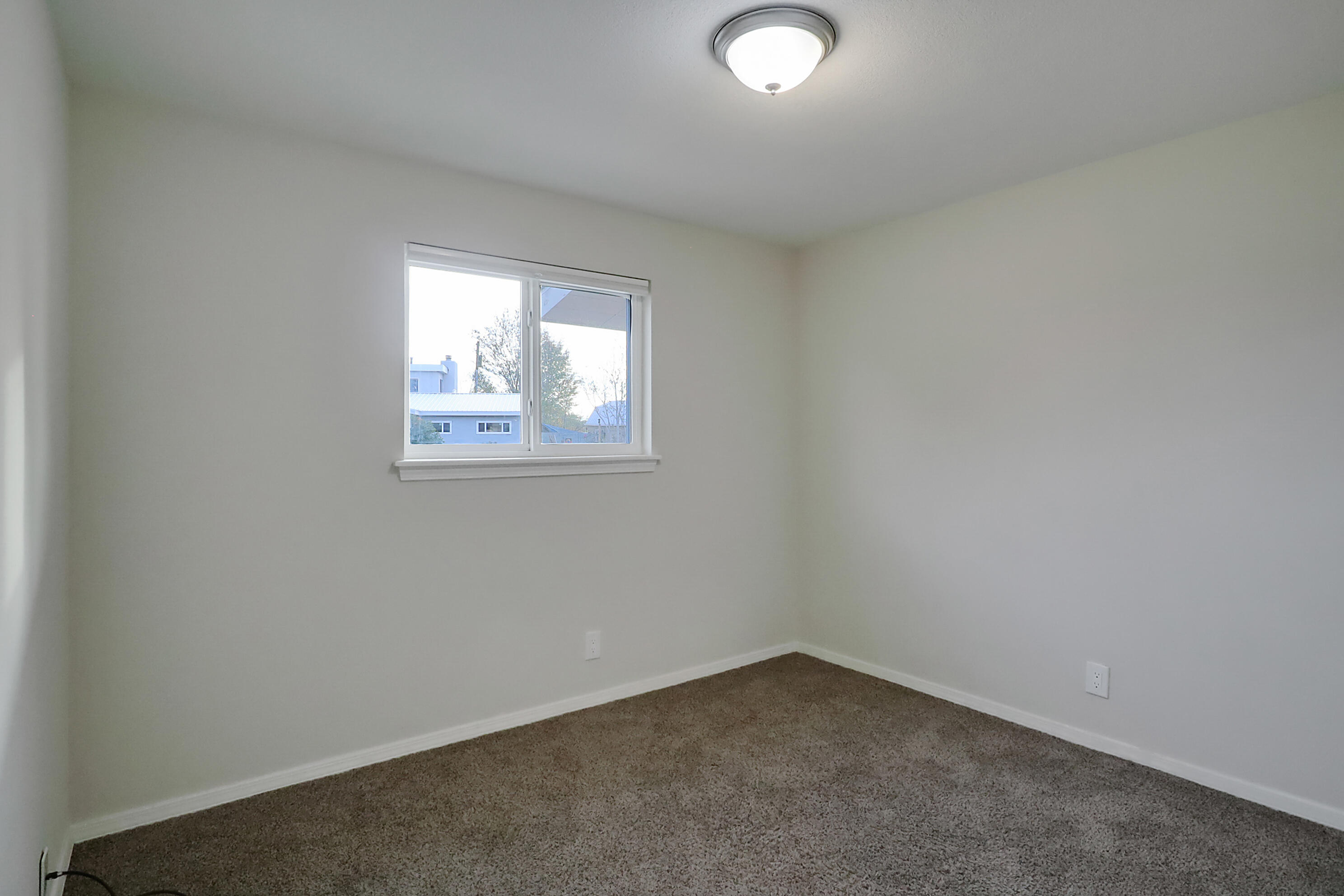 11521 Mahlon Avenue NE