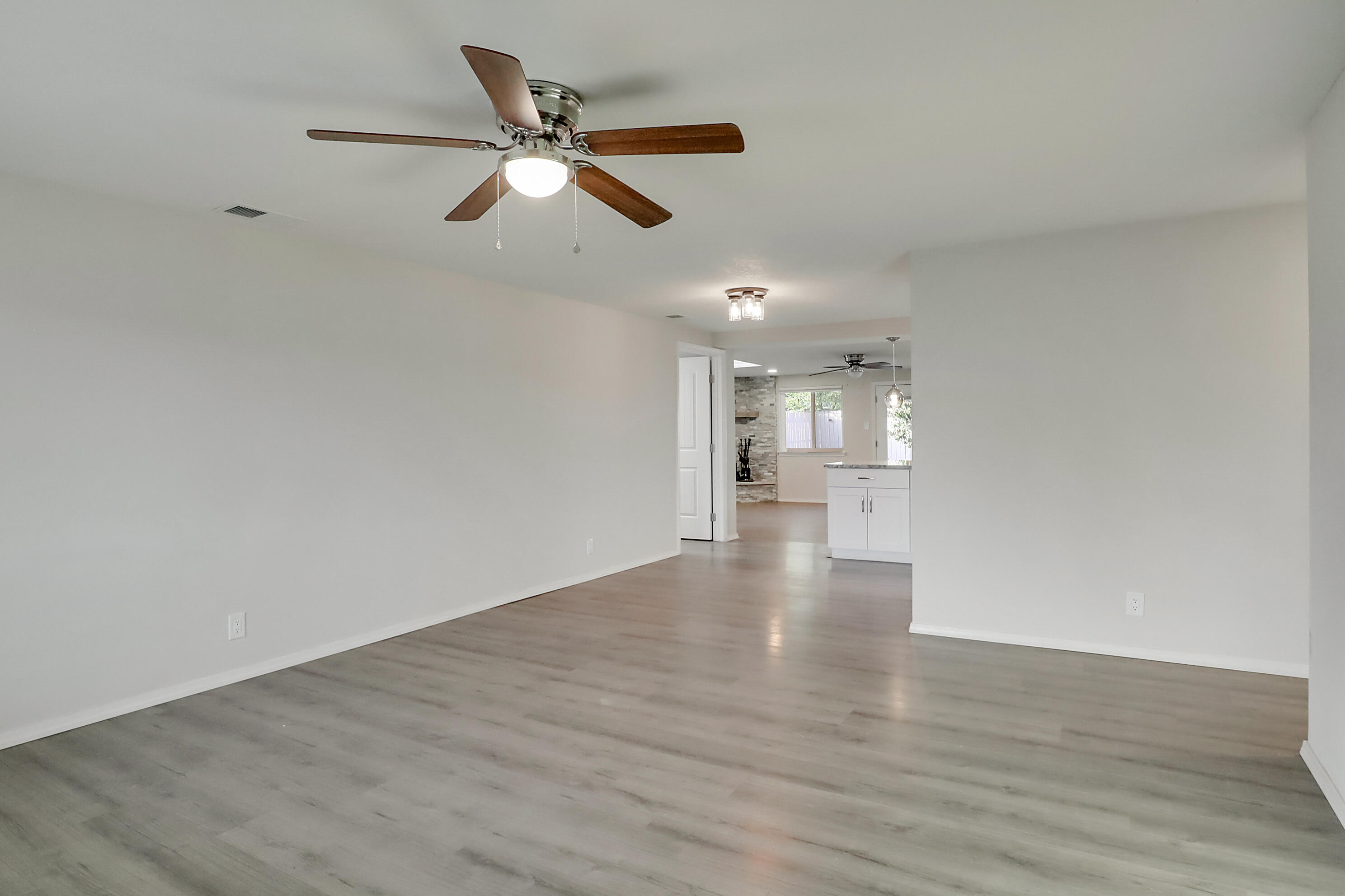 11521 Mahlon Avenue NE