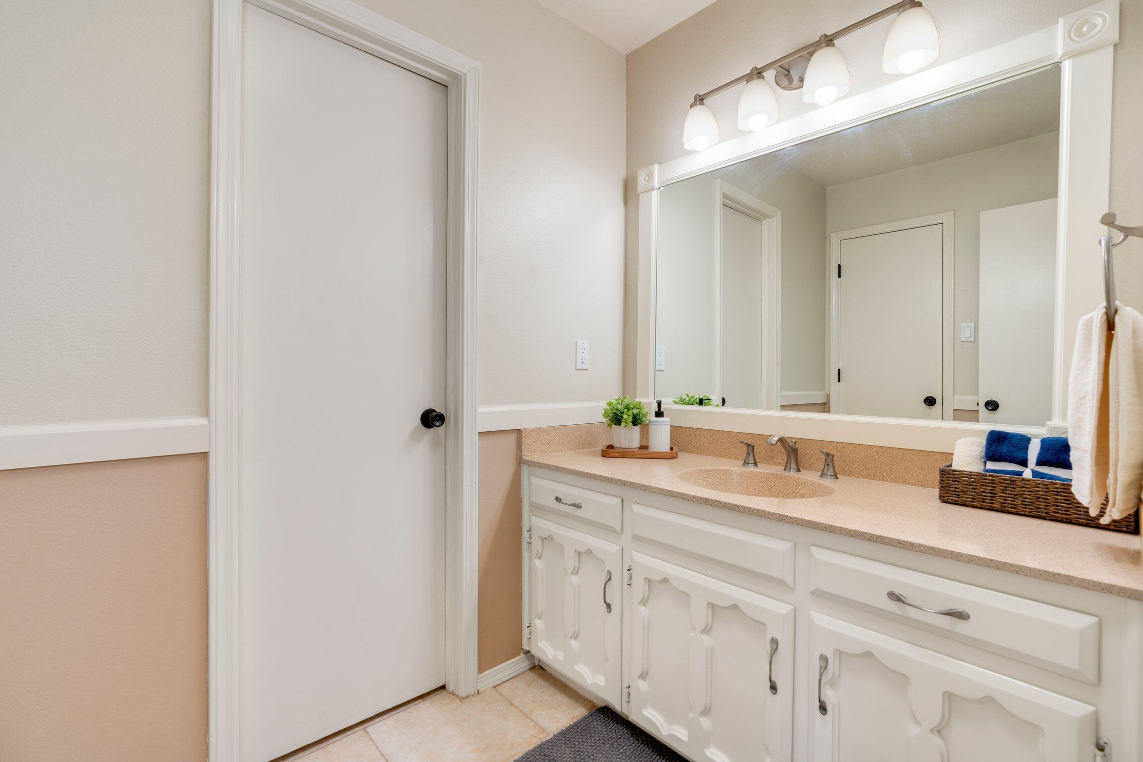 7309 Valley Forge Road NE