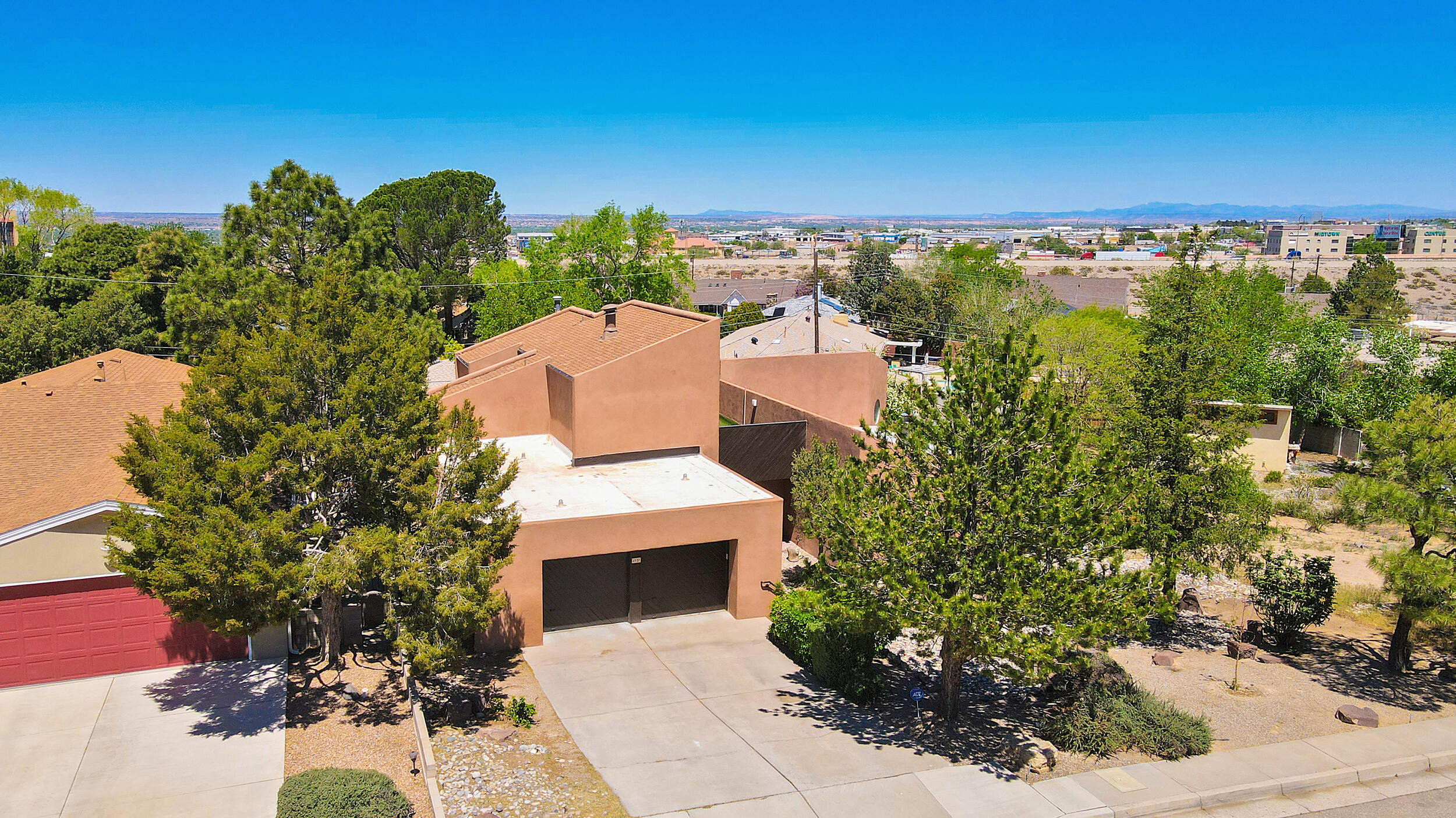 2527 Harold Place NE