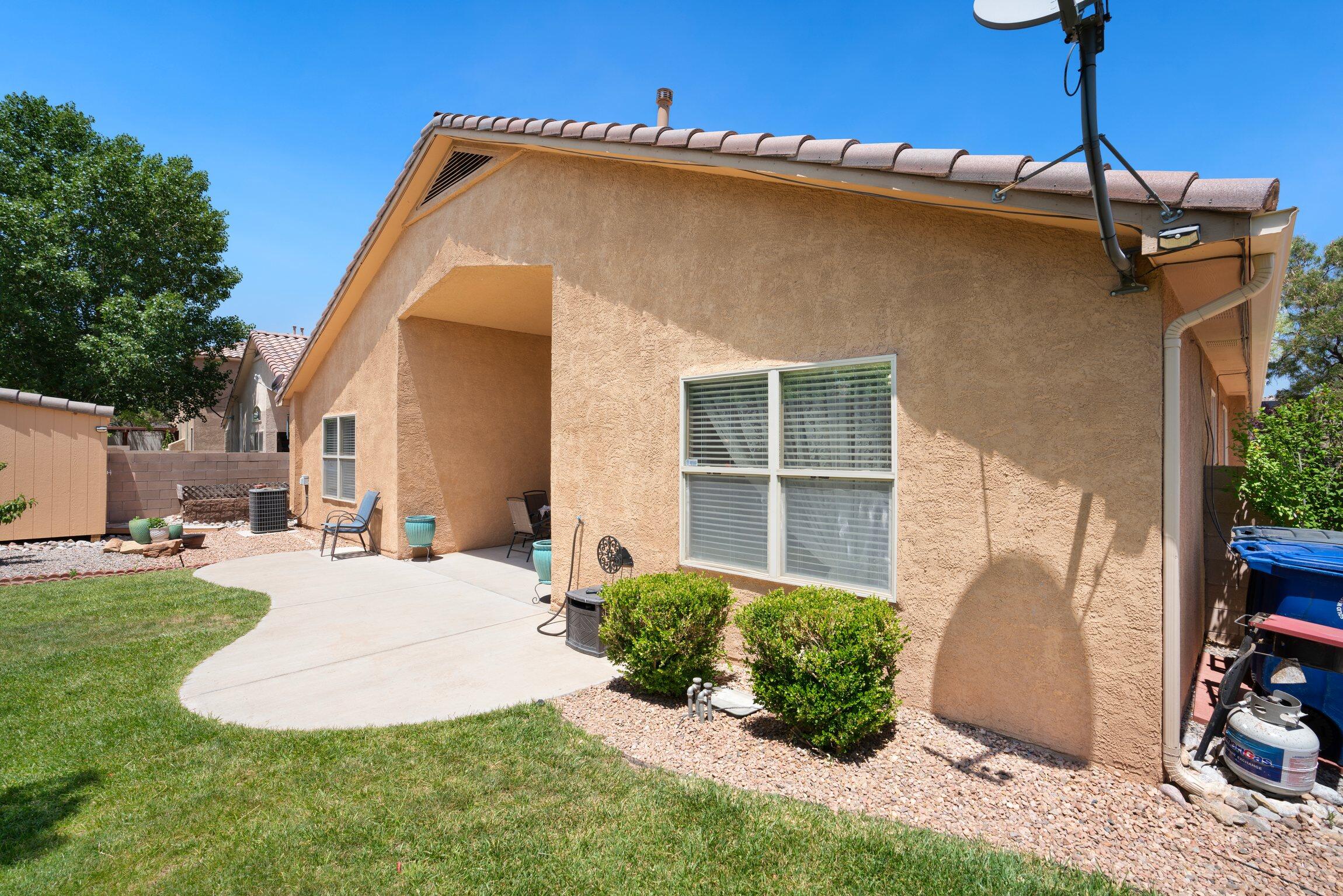 5936 Las Cadenas Road NW