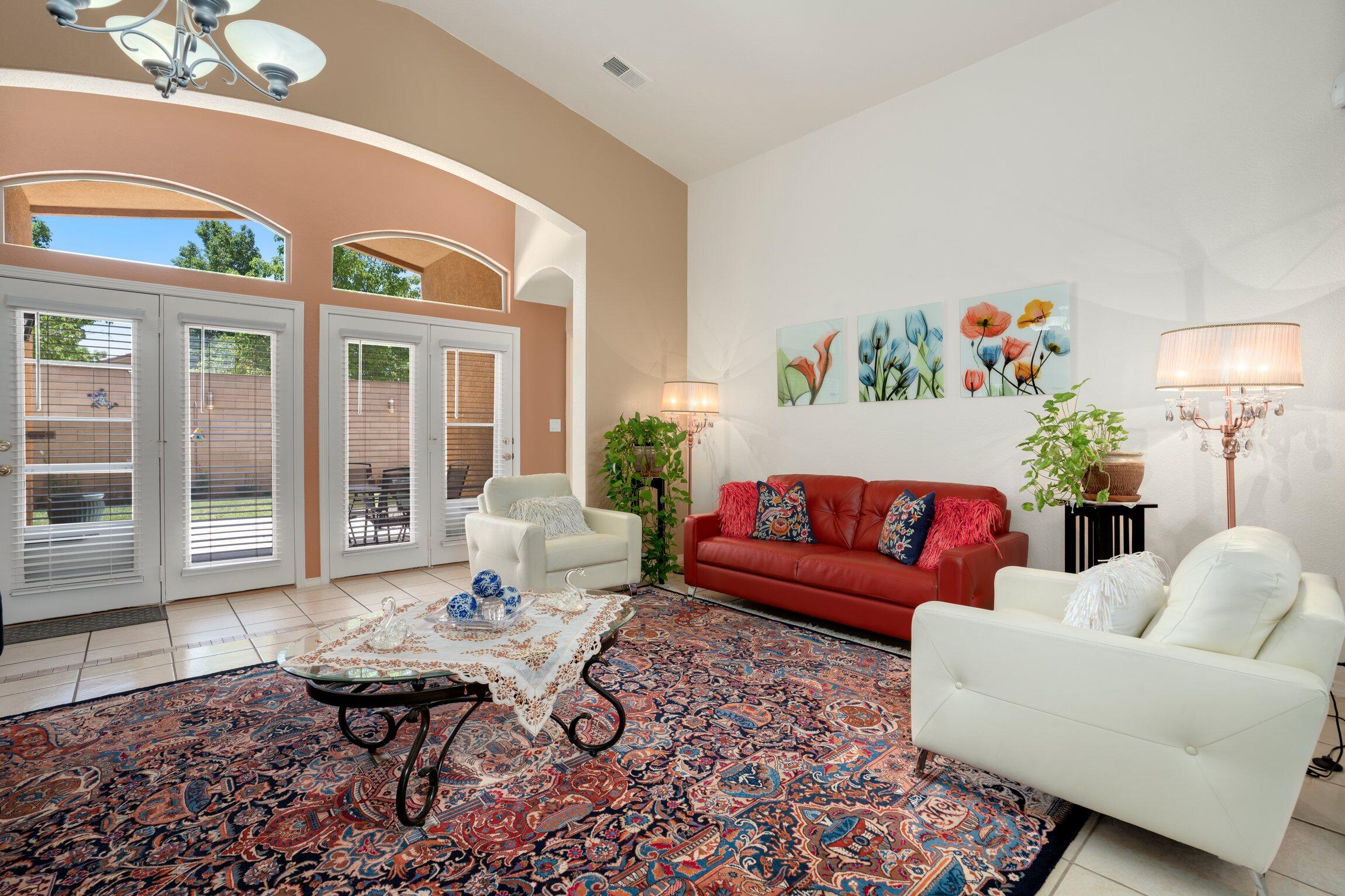 5936 Las Cadenas Road NW