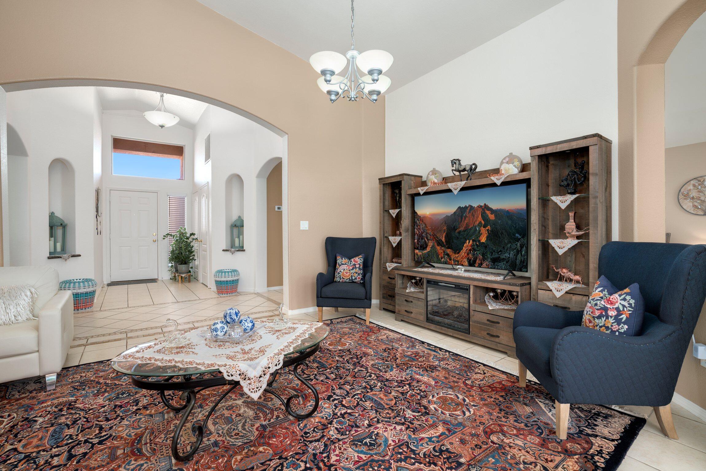 5936 Las Cadenas Road NW