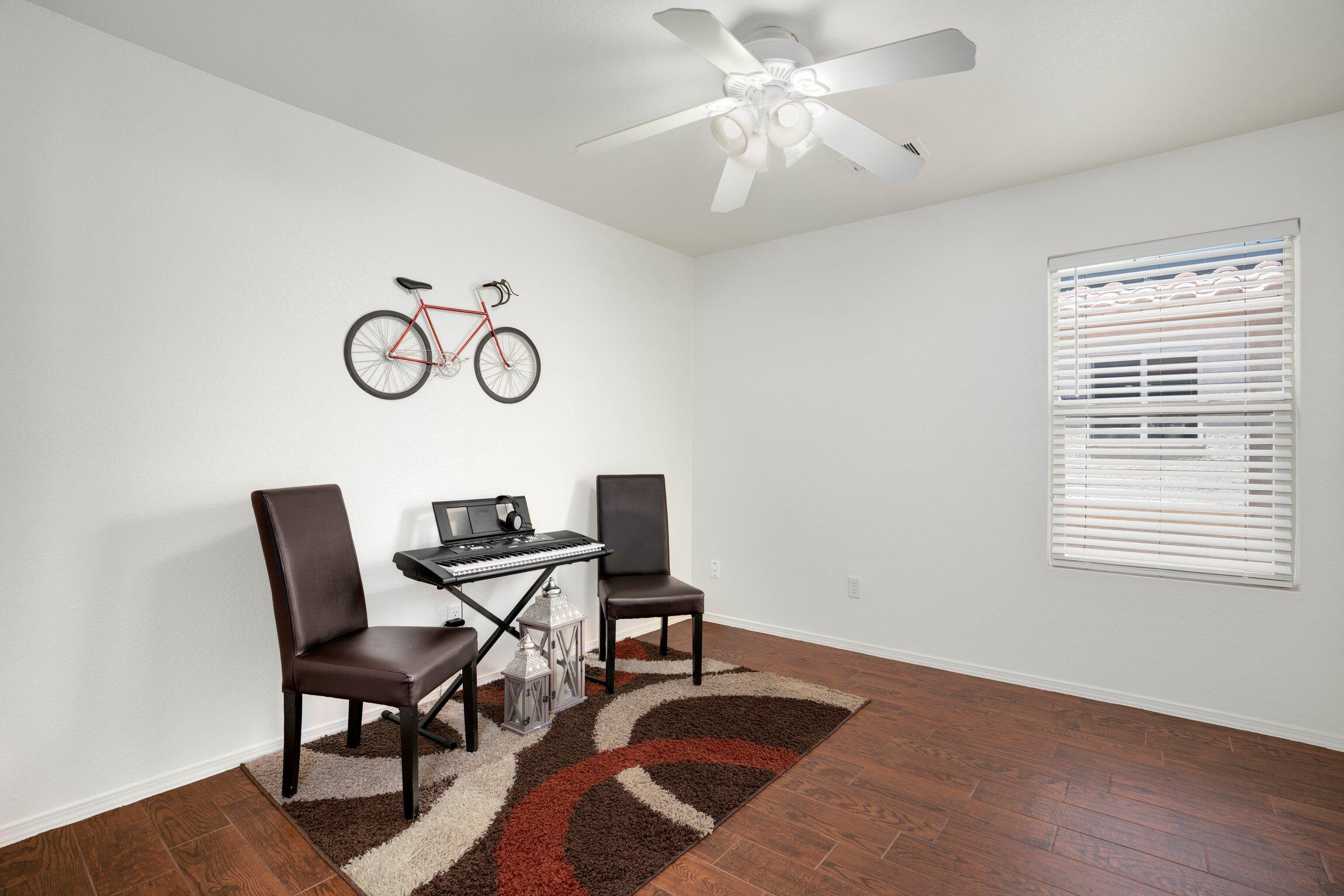 5936 Las Cadenas Road NW