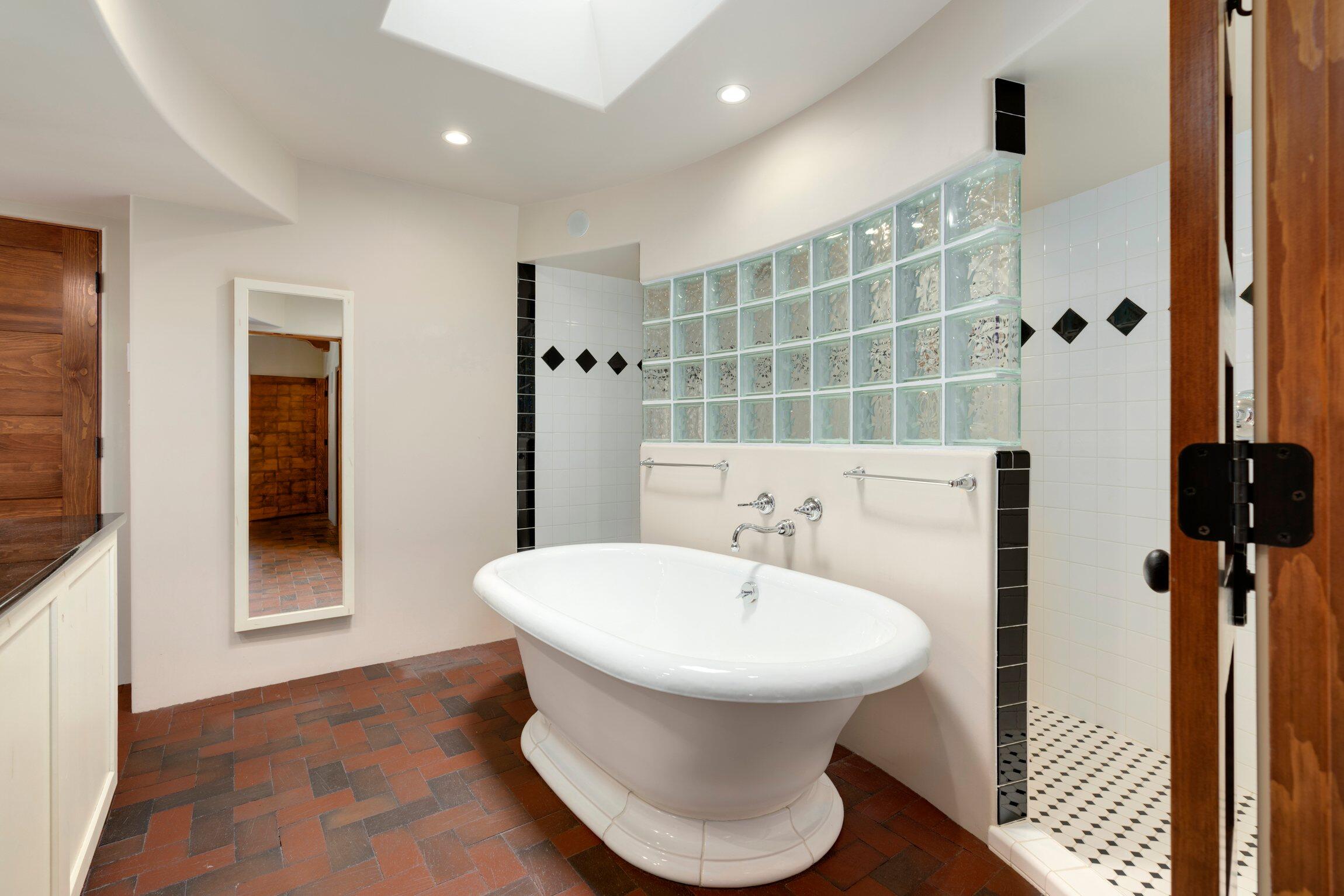 306 Bryn Mawr Drive SE