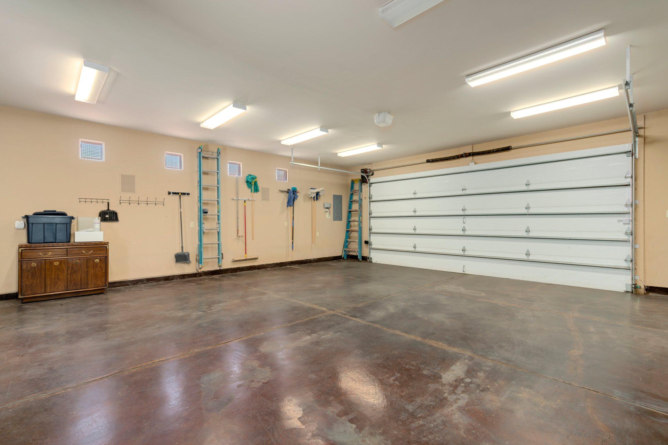 306 Bryn Mawr Drive SE