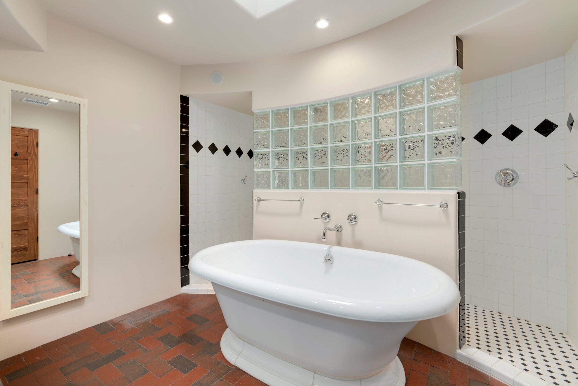 306 Bryn Mawr Drive SE