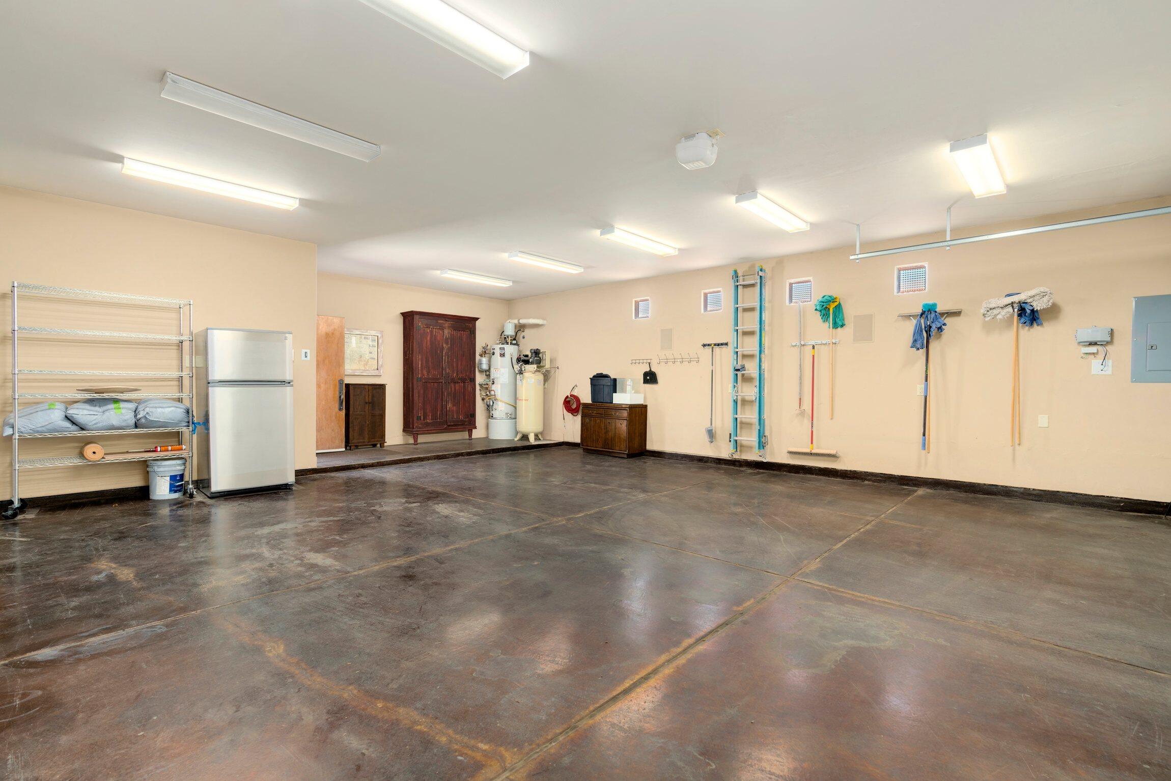 306 Bryn Mawr Drive SE