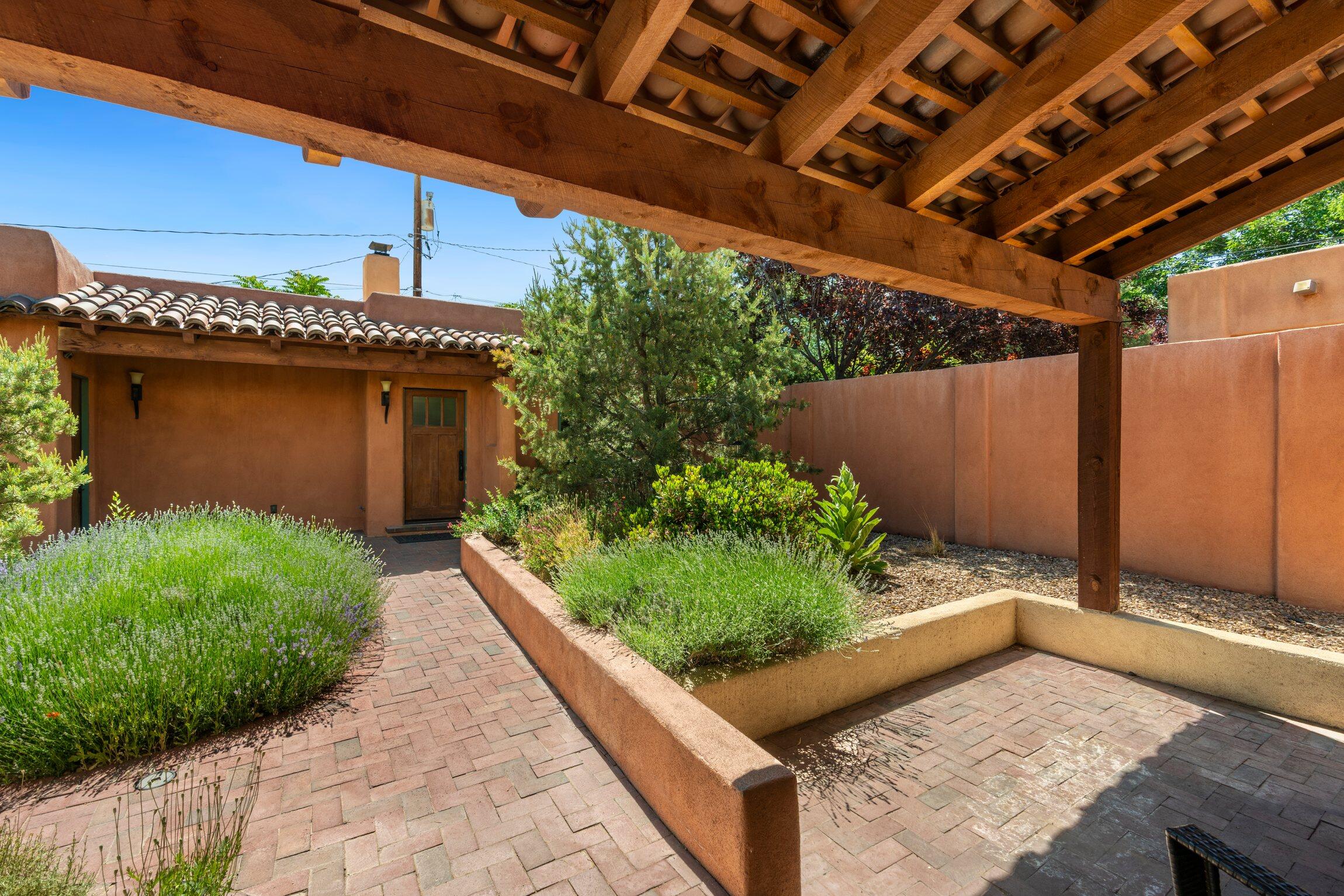 306 Bryn Mawr Drive SE