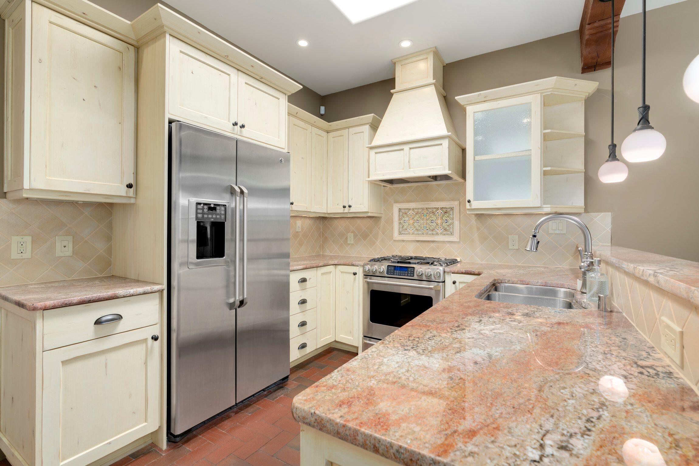 306 Bryn Mawr Drive SE