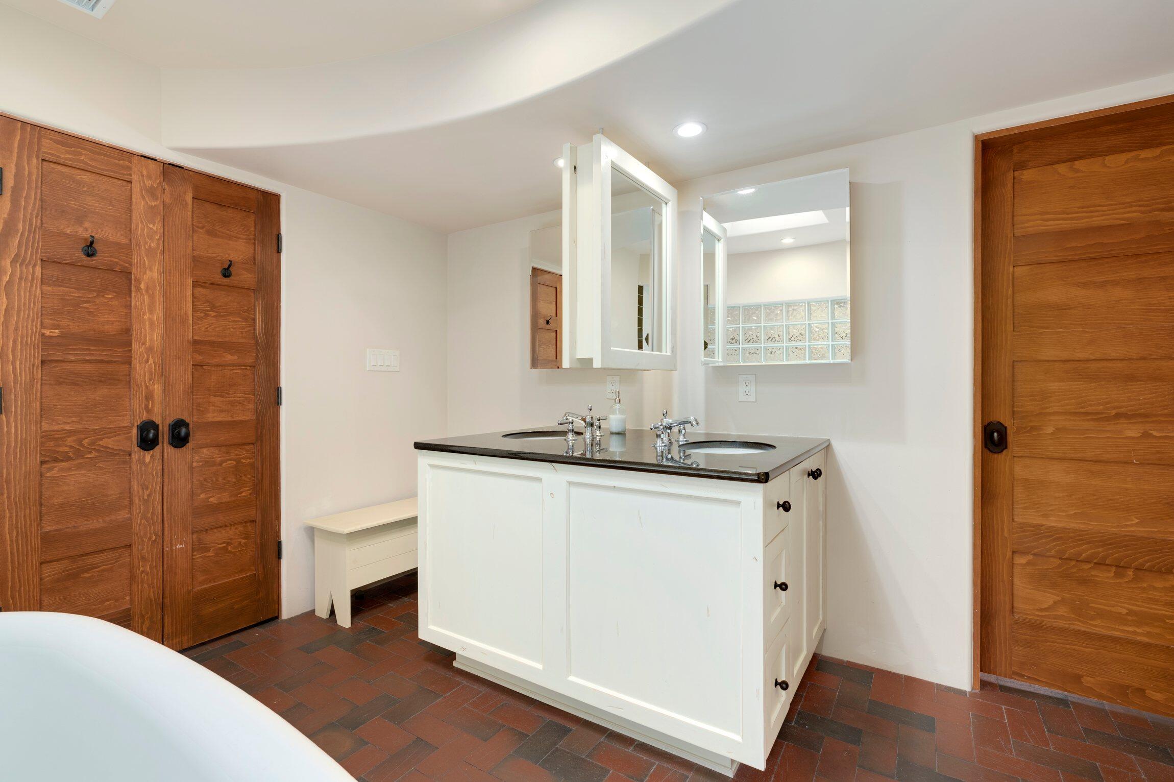 306 Bryn Mawr Drive SE