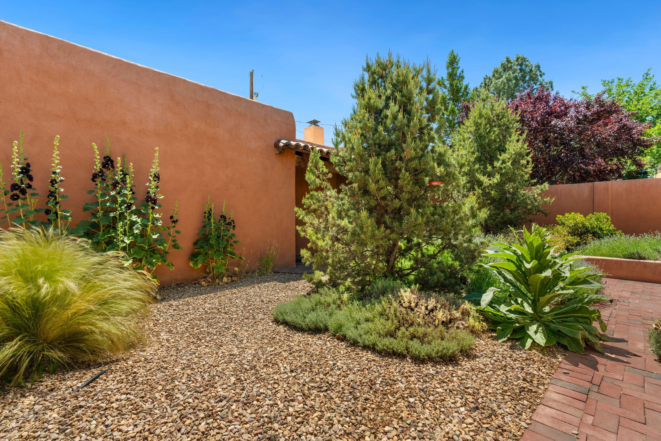 306 Bryn Mawr Drive SE