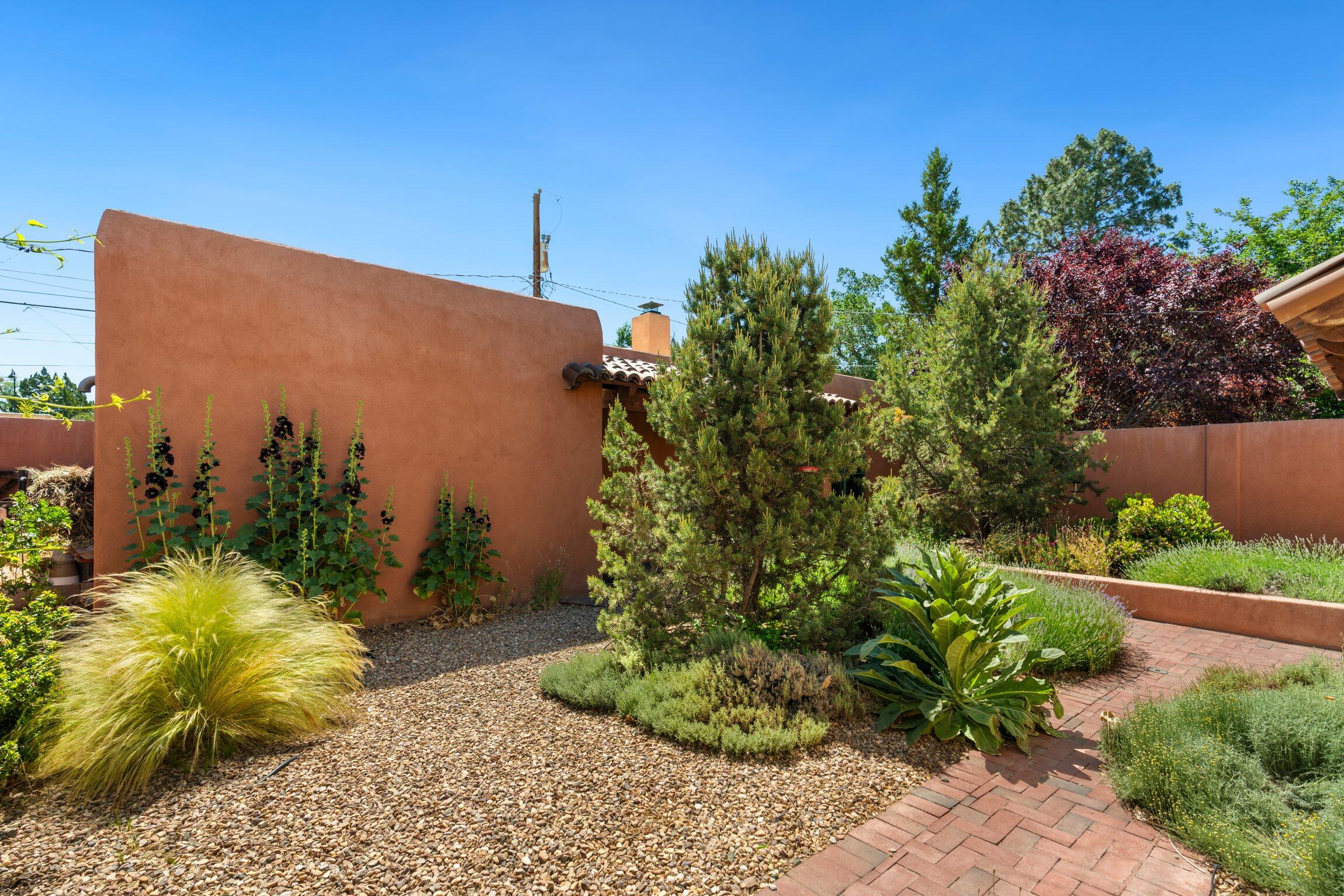 306 Bryn Mawr Drive SE