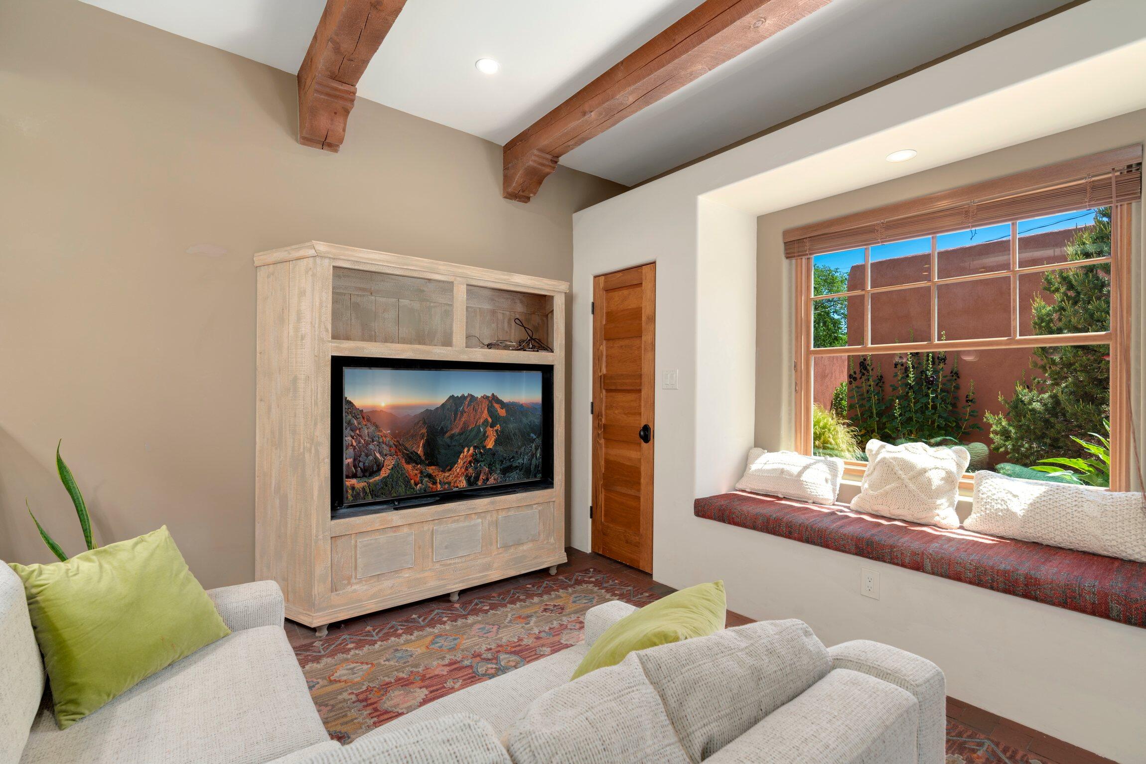 306 Bryn Mawr Drive SE