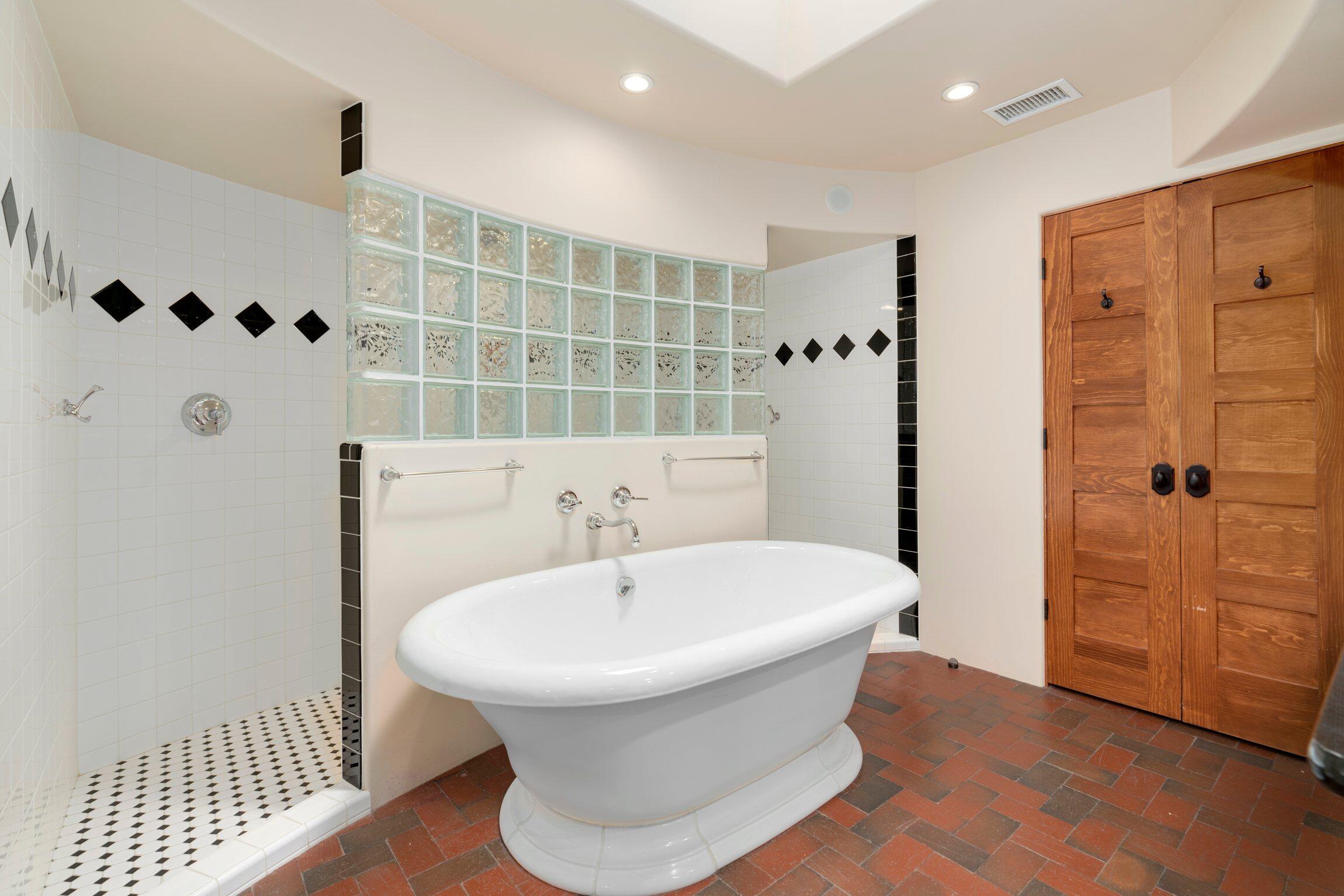 306 Bryn Mawr Drive SE