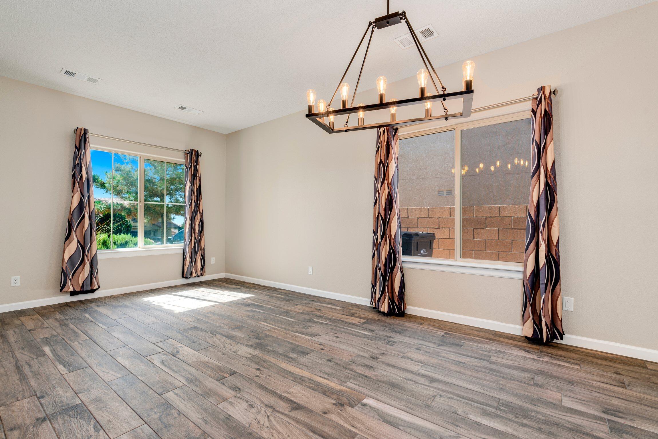 515 Loma Linda Court NE