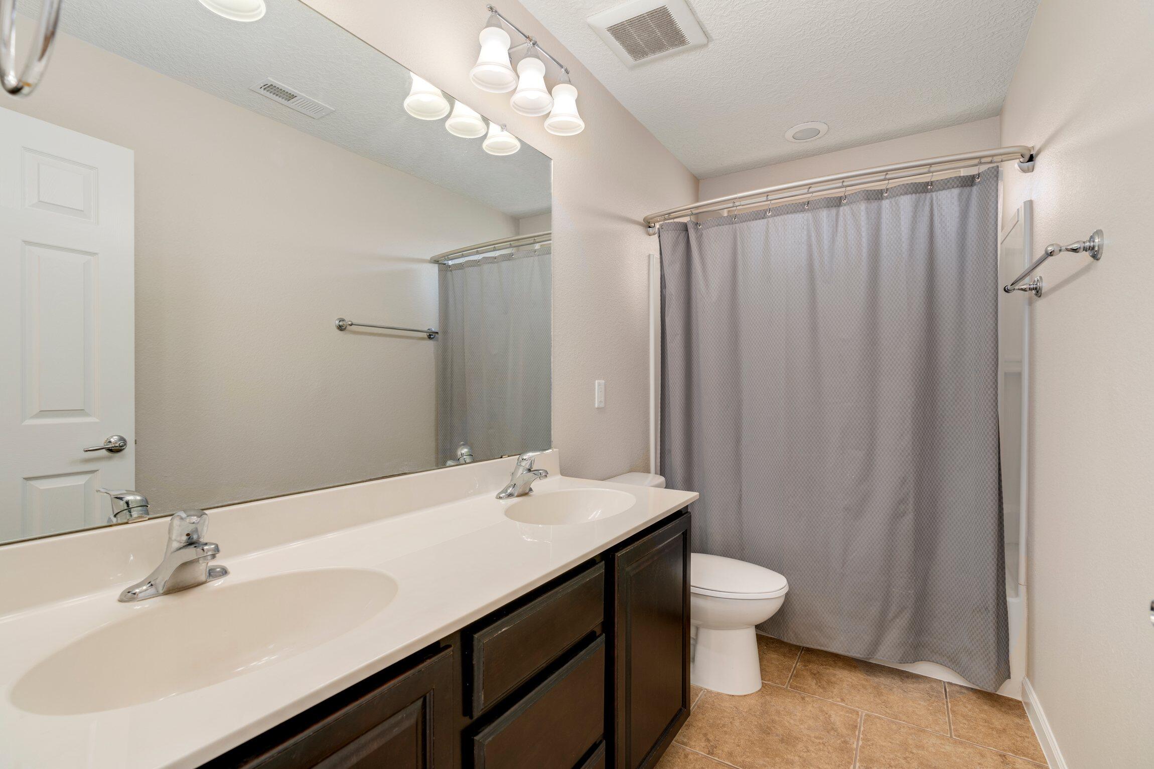 515 Loma Linda Court NE