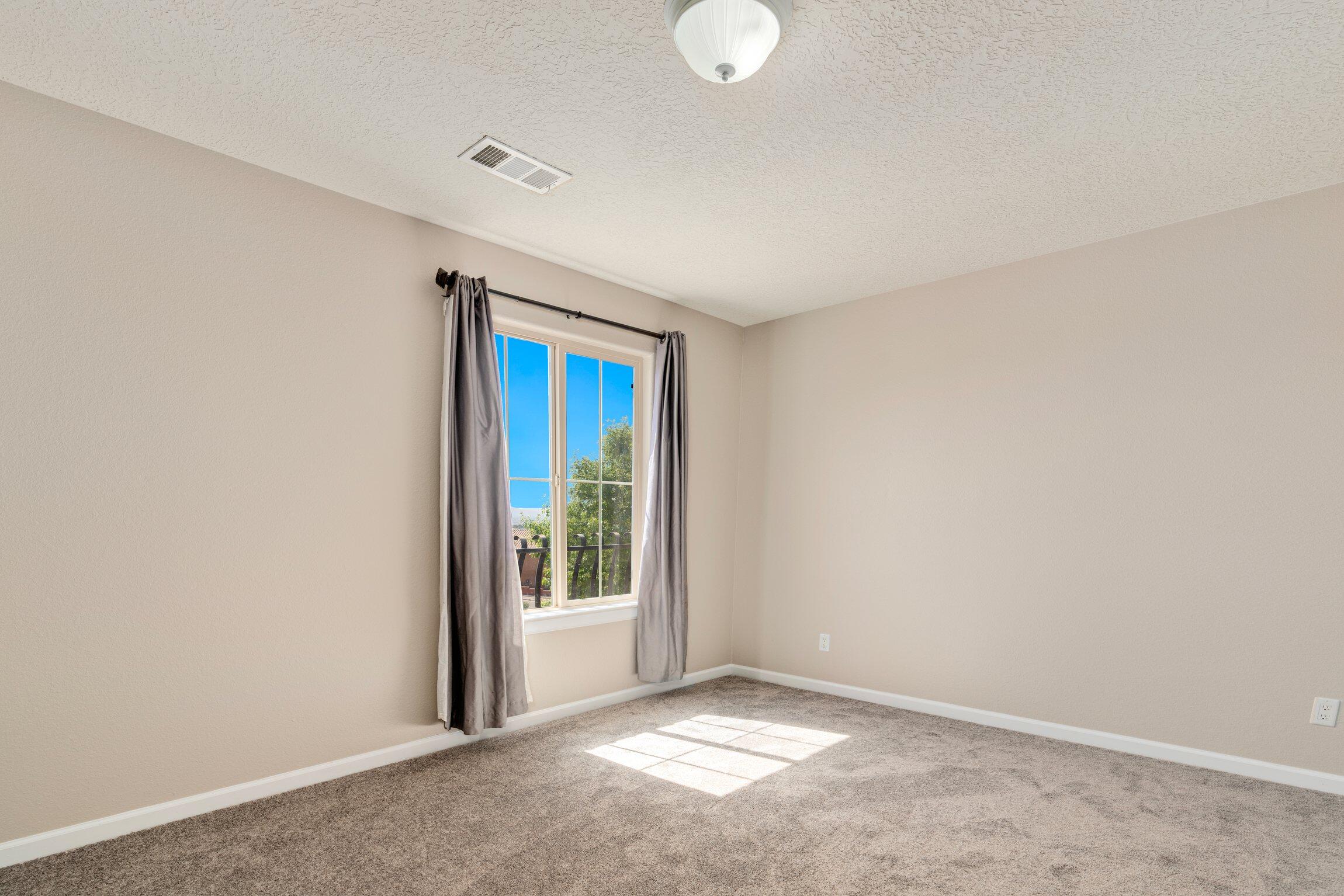 515 Loma Linda Court NE