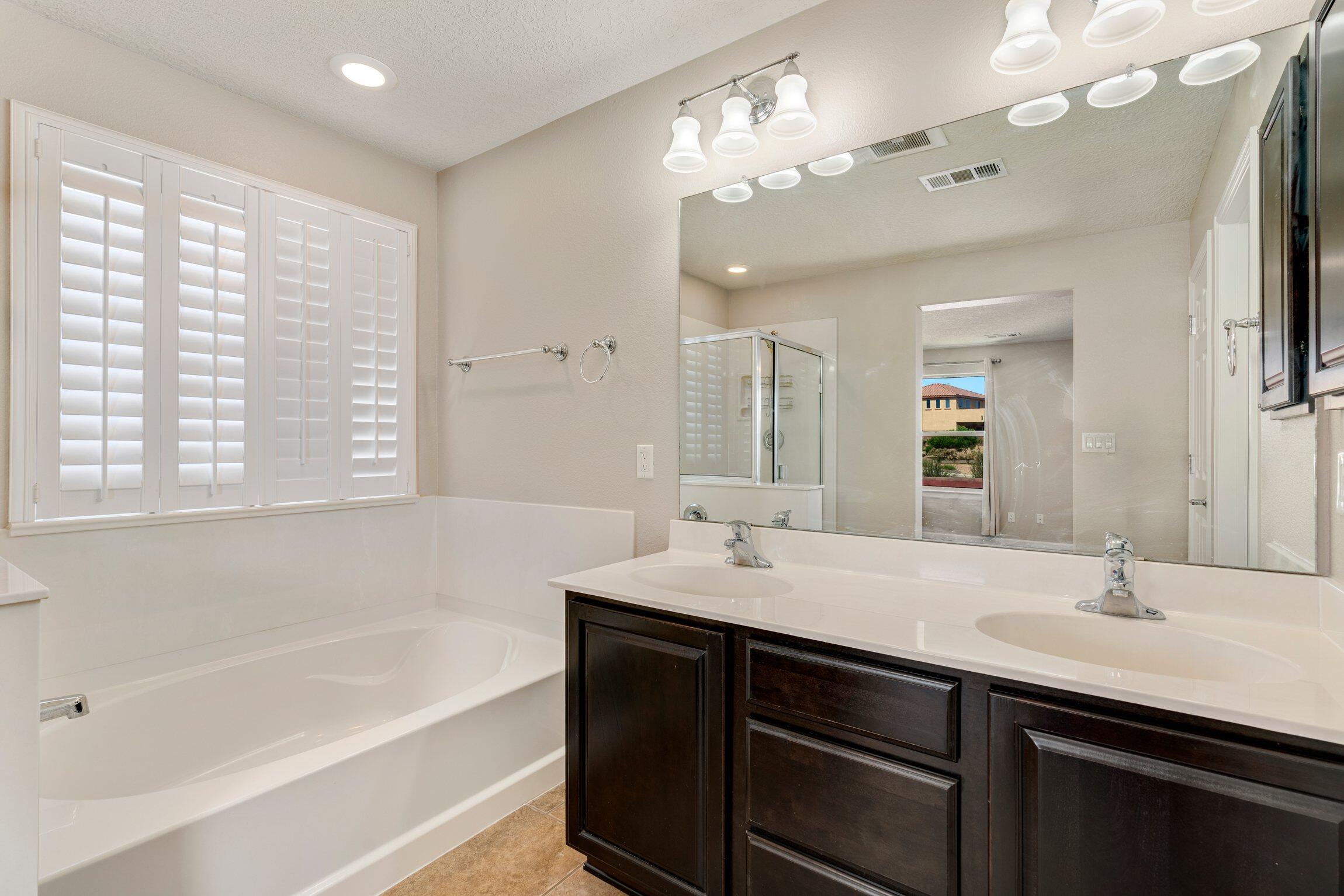 515 Loma Linda Court NE