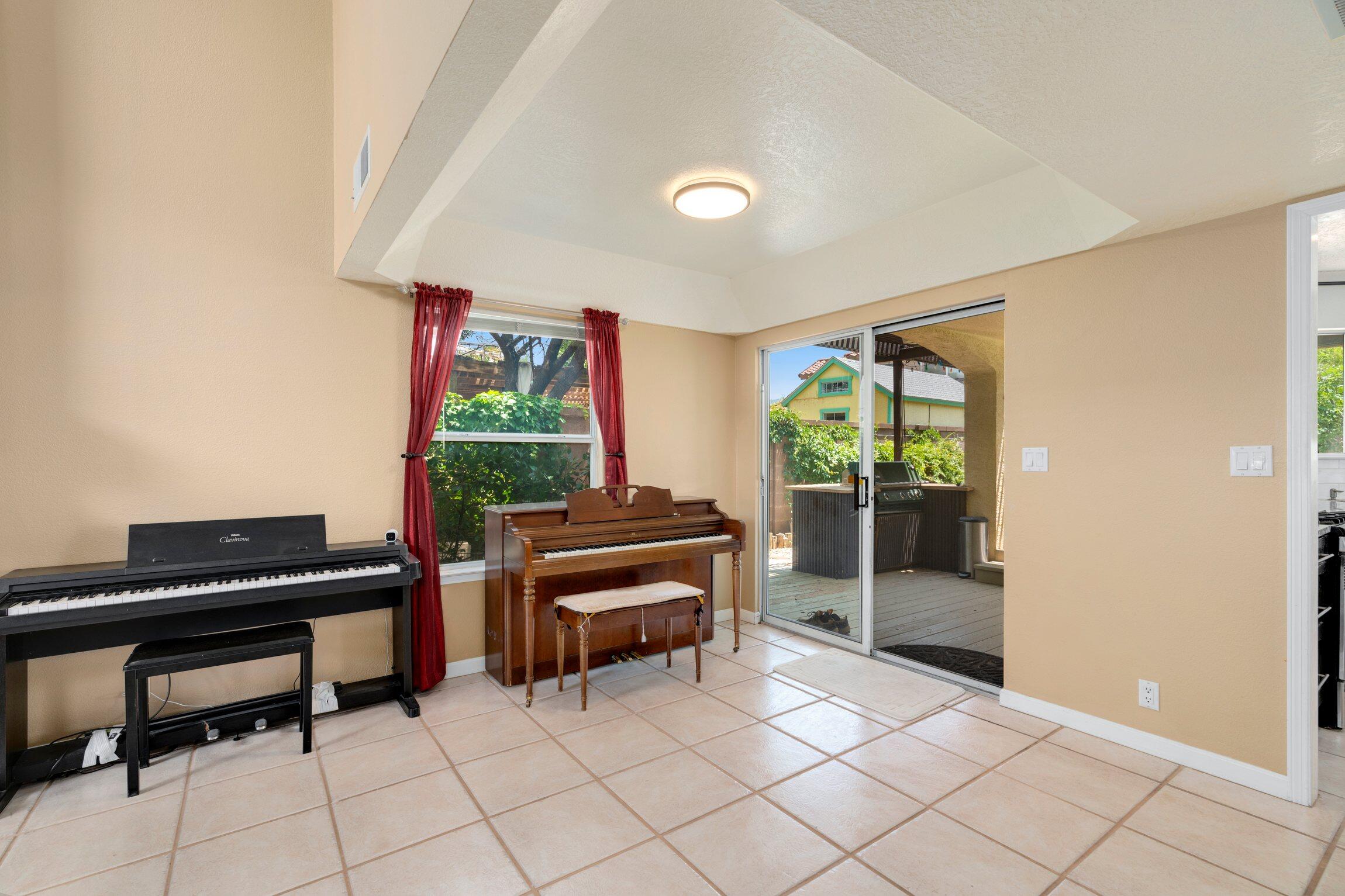 7700 Eagle Rock Avenue NE