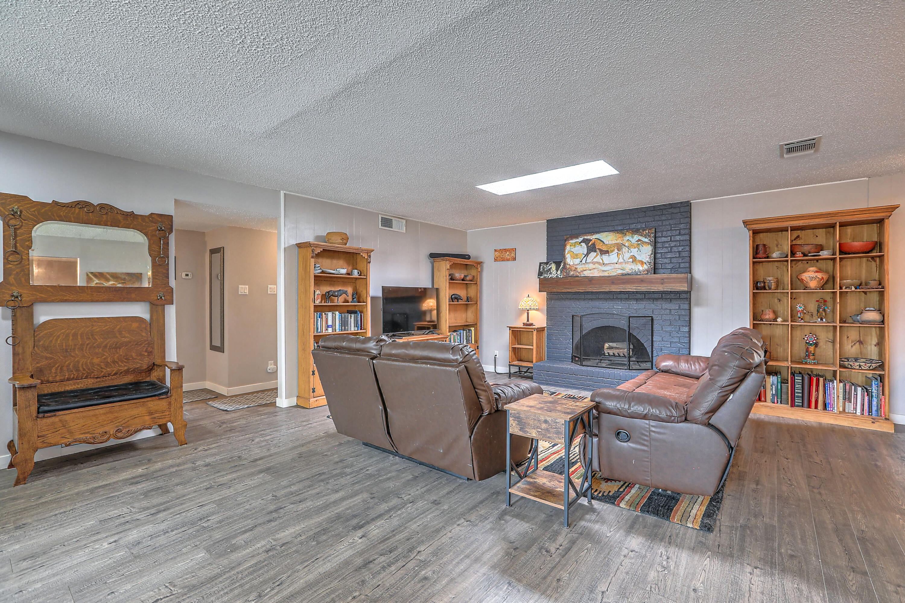 4707 DANUBE Drive NE