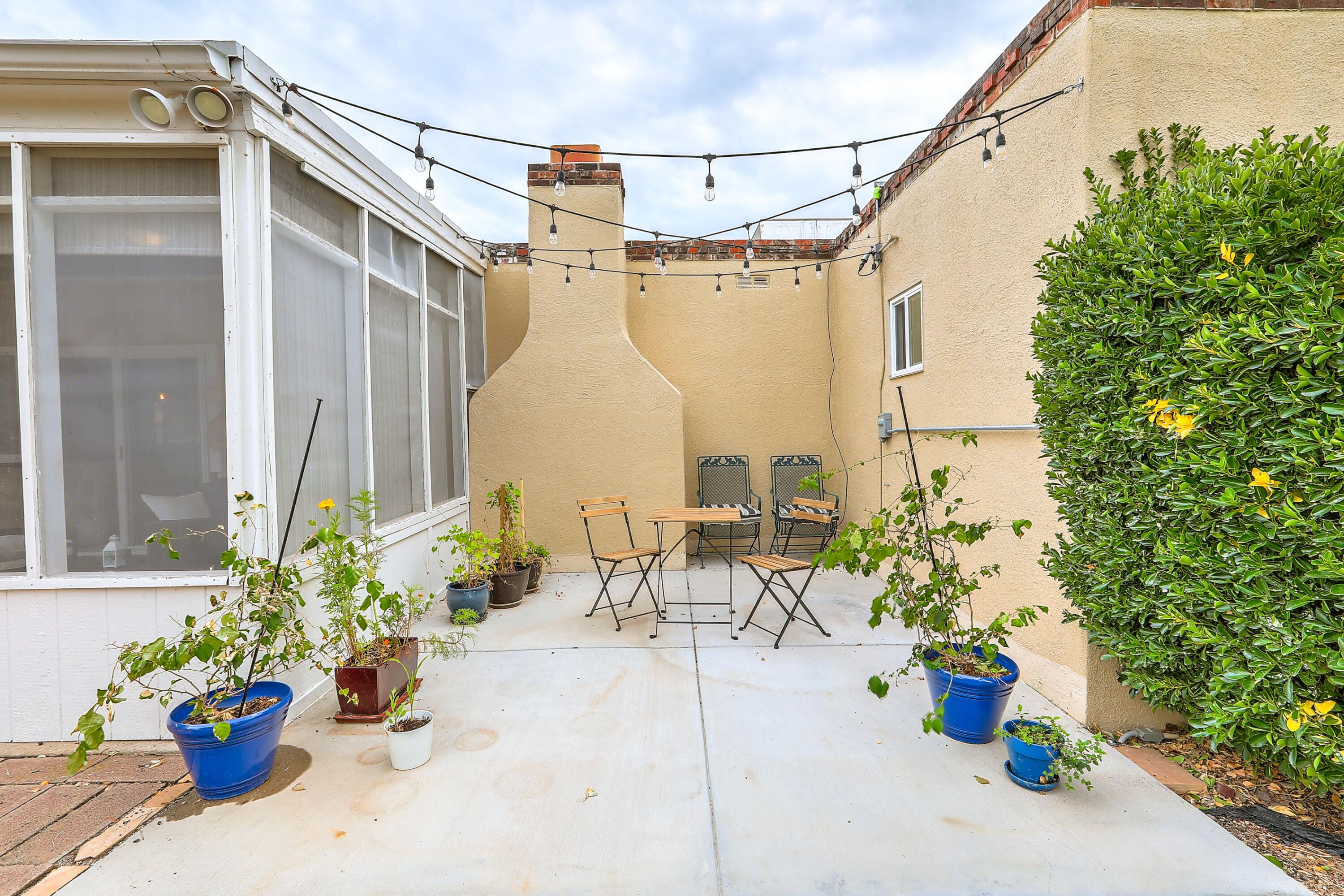 4707 DANUBE Drive NE