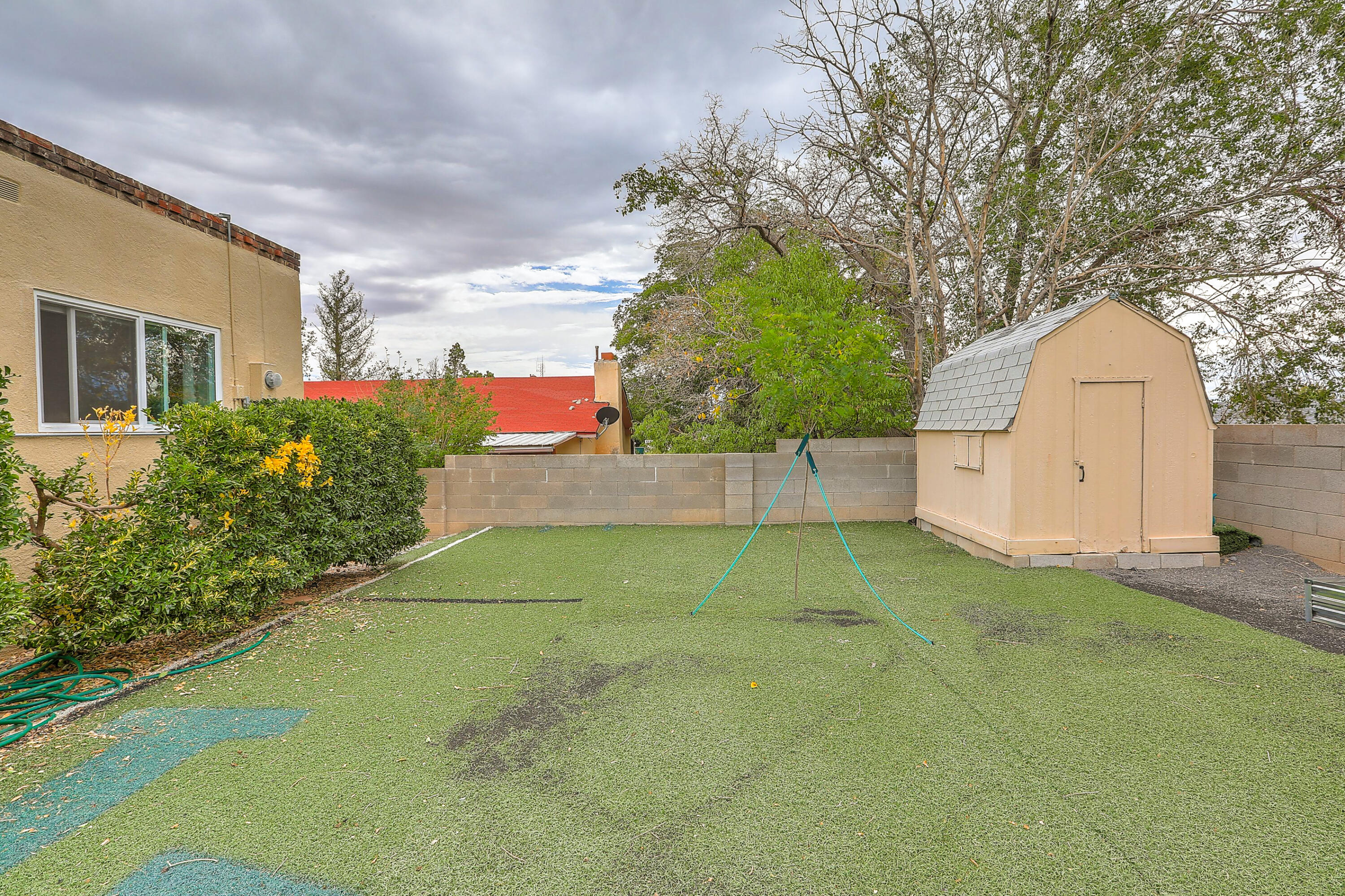 4707 DANUBE Drive NE