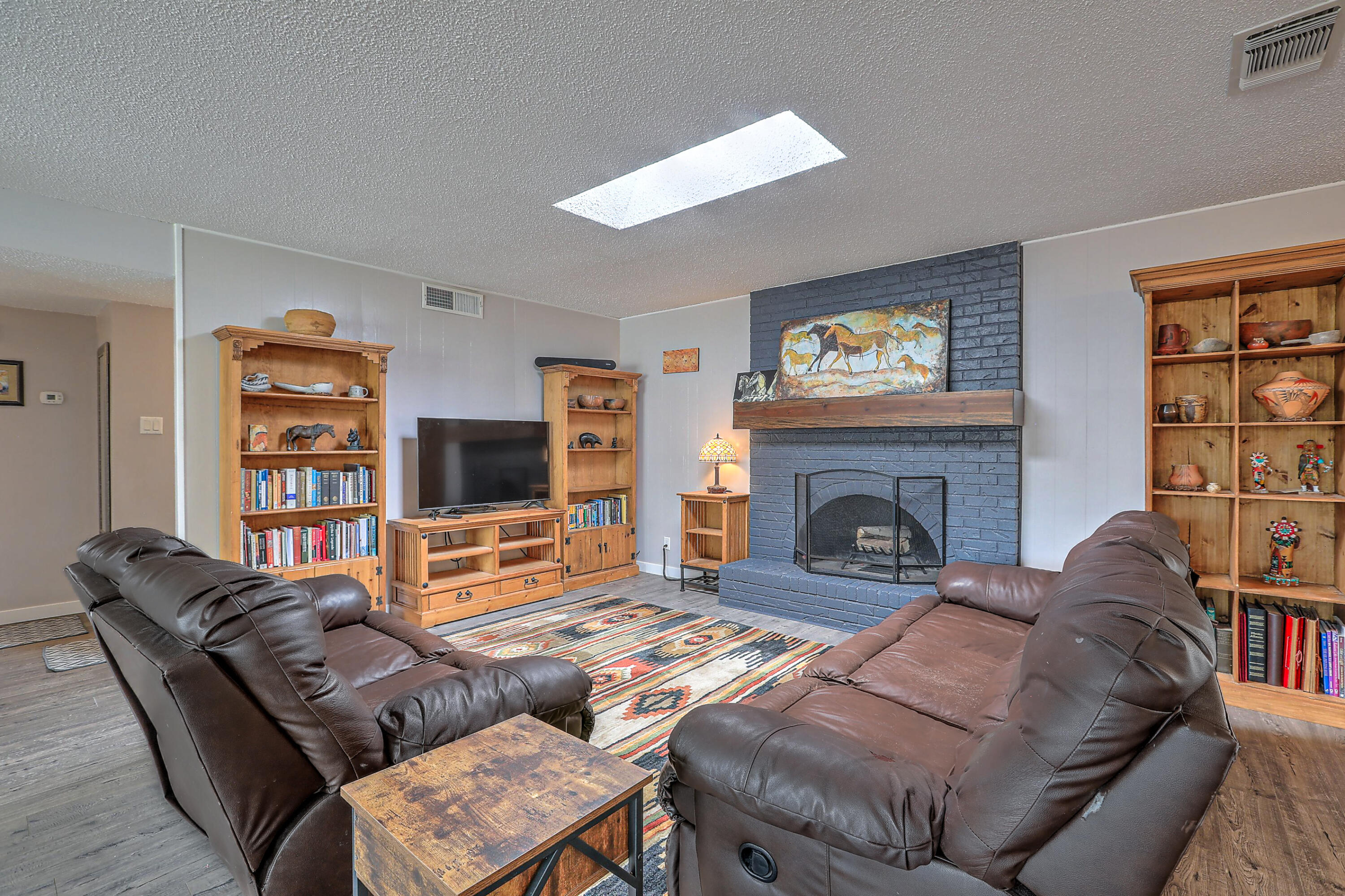 4707 DANUBE Drive NE