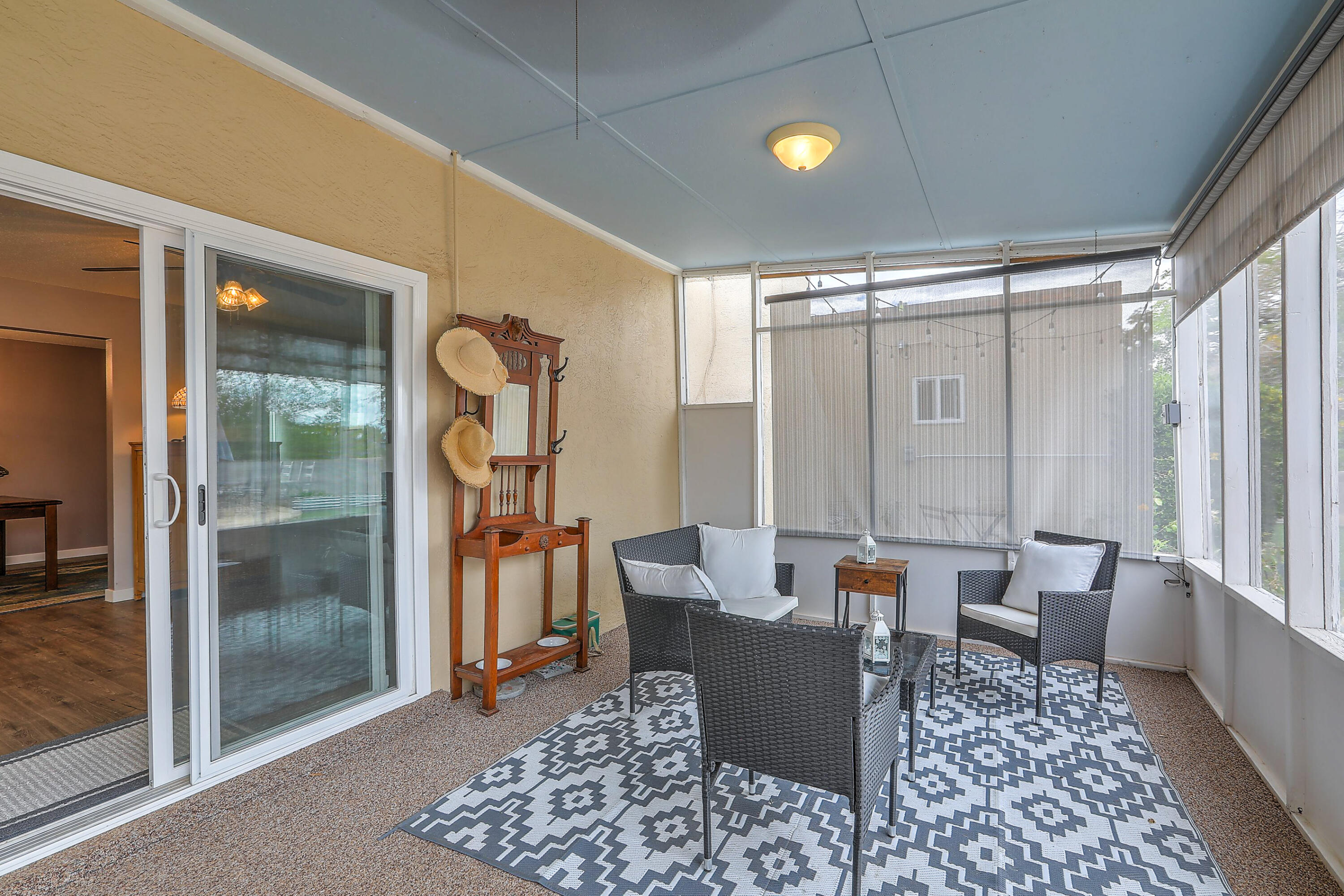 4707 DANUBE Drive NE