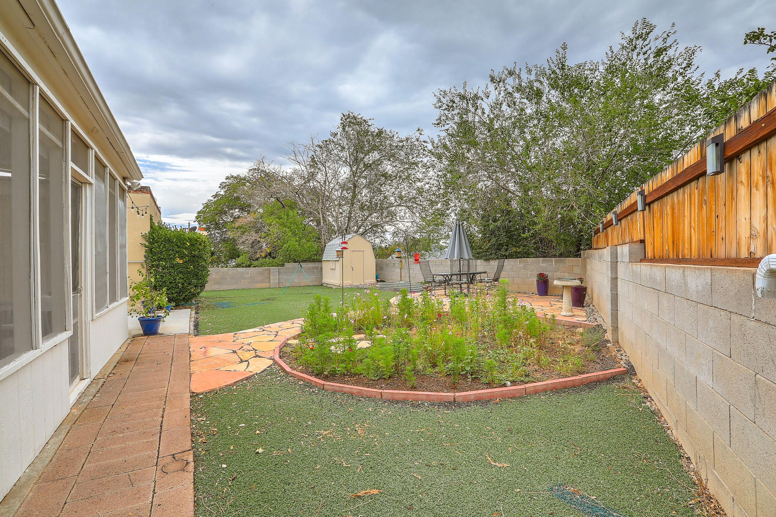 4707 DANUBE Drive NE