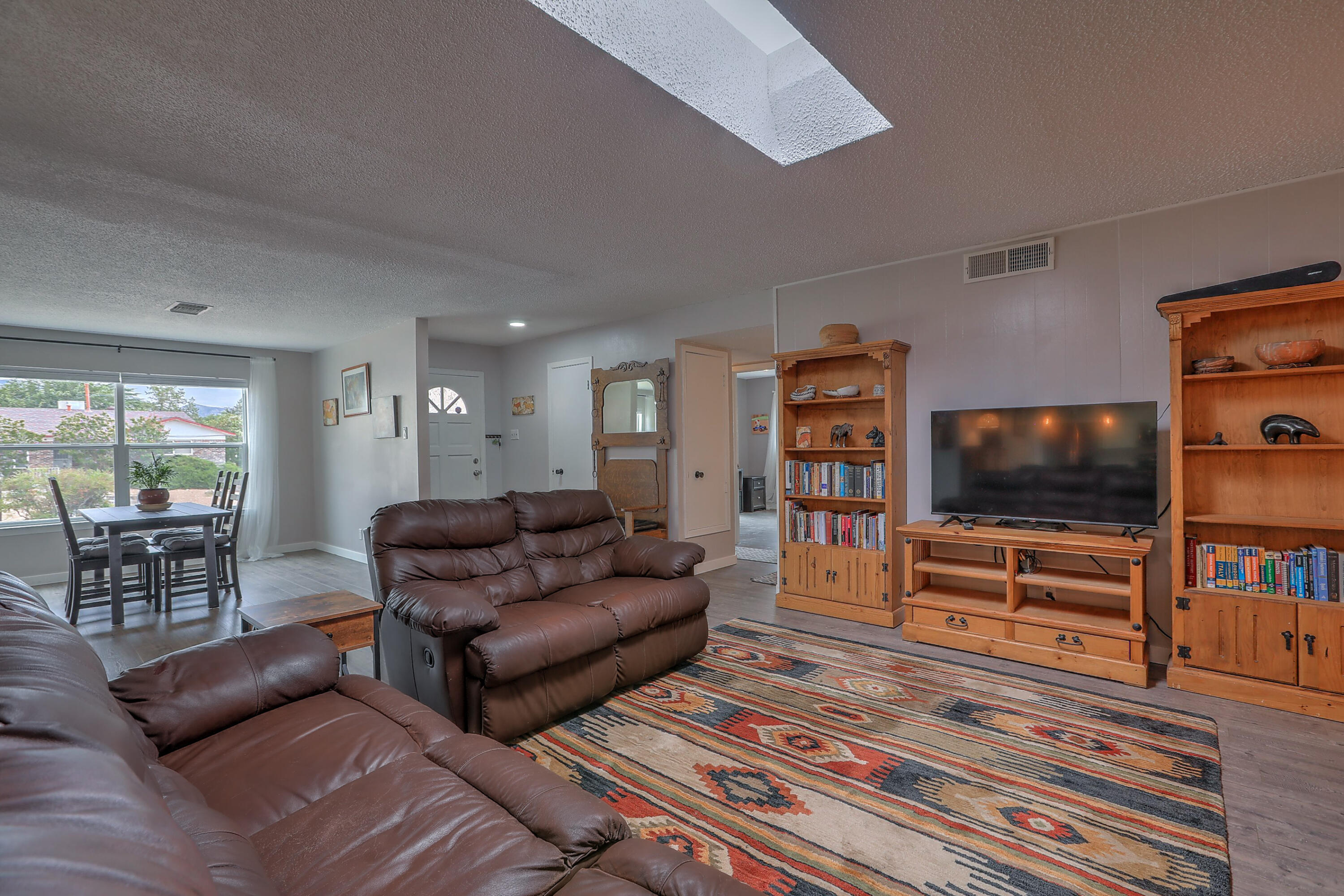 4707 DANUBE Drive NE