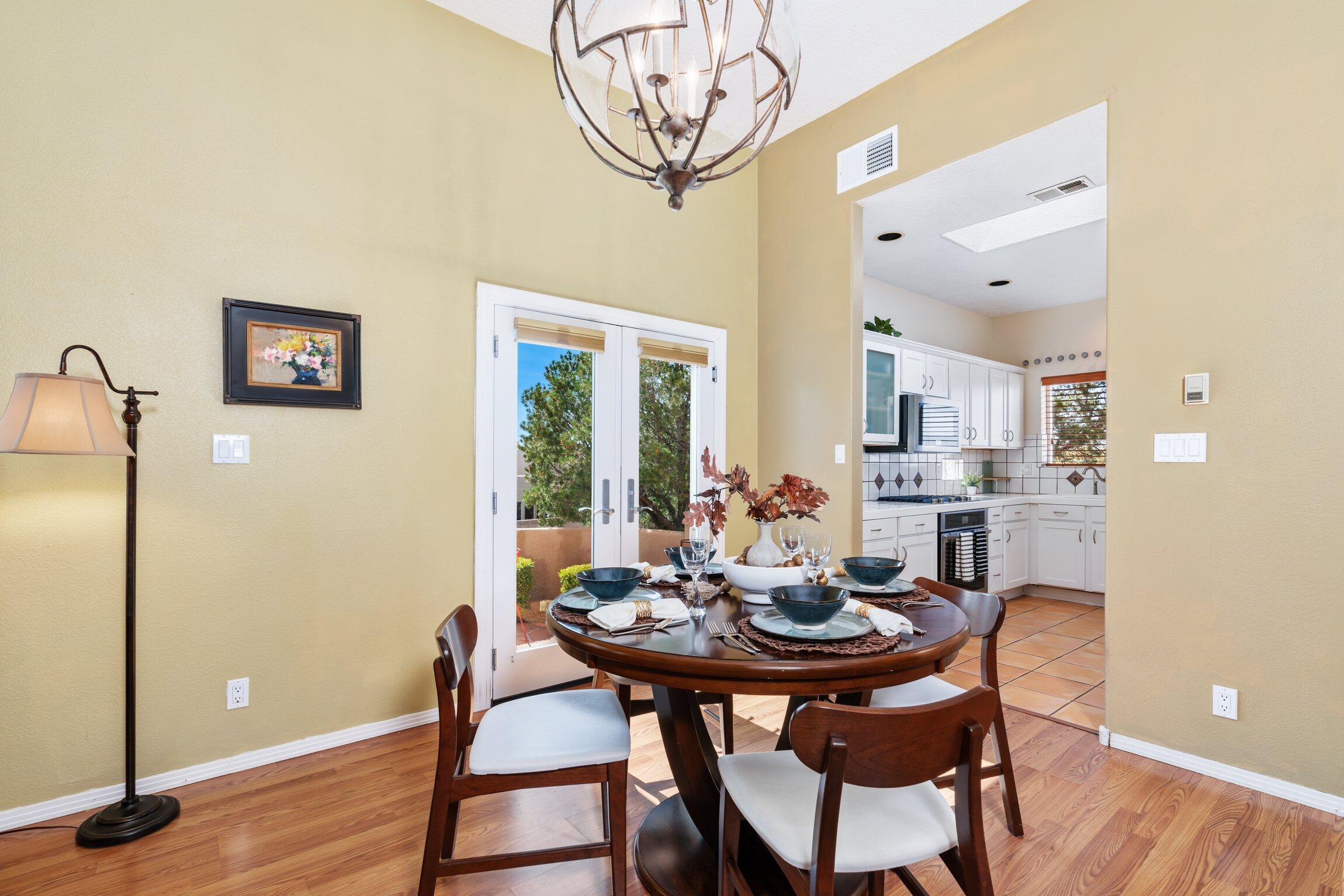 5606 BOSQUE VISTA Drive NE