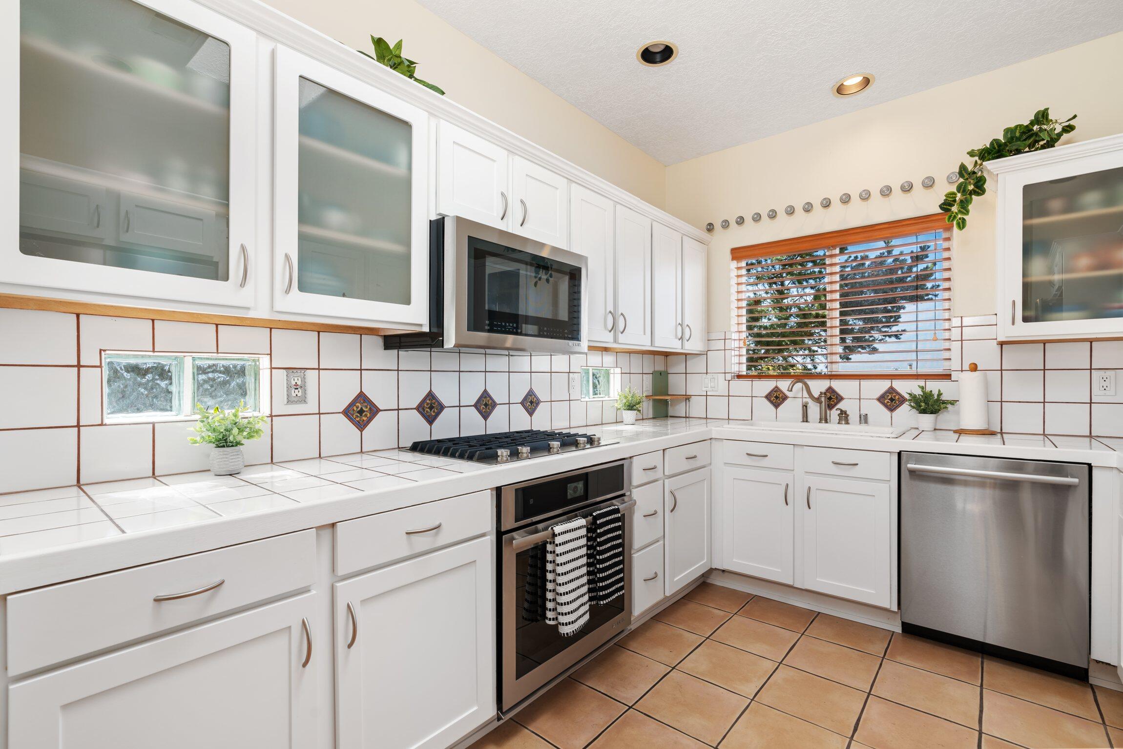 5606 BOSQUE VISTA Drive NE