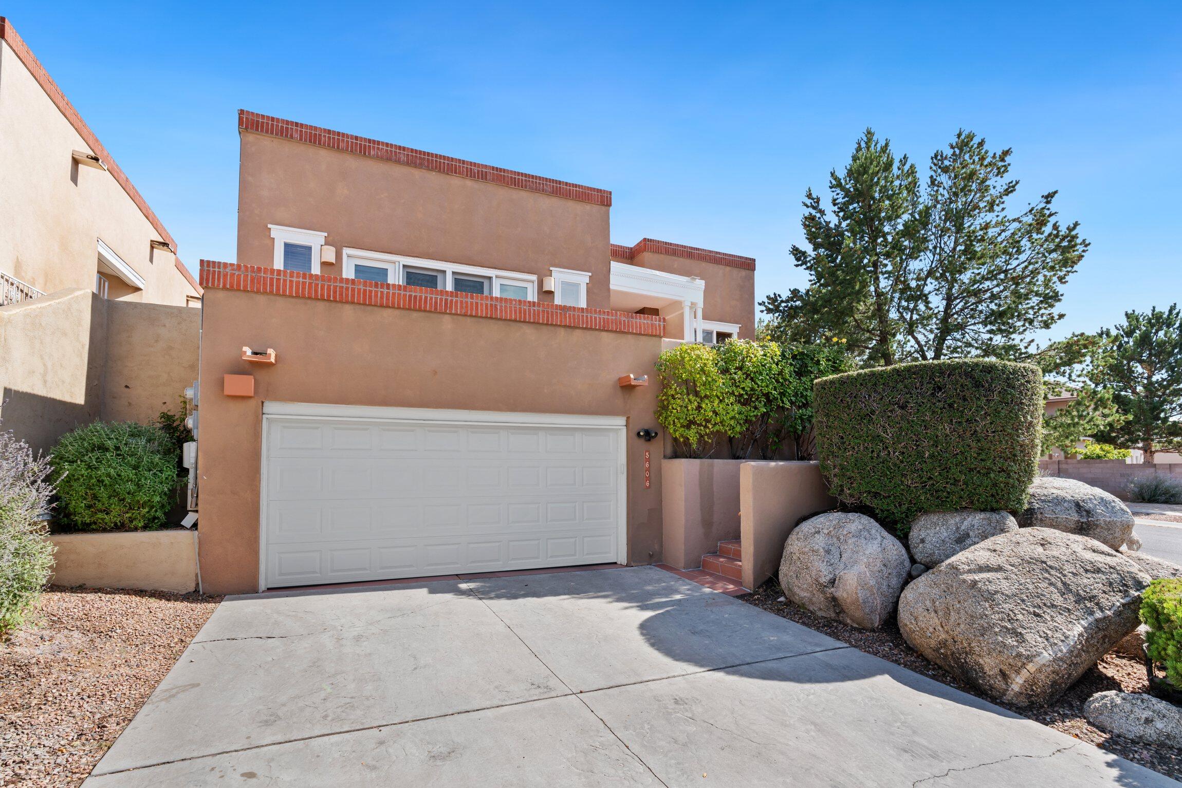 5606 BOSQUE VISTA Drive NE