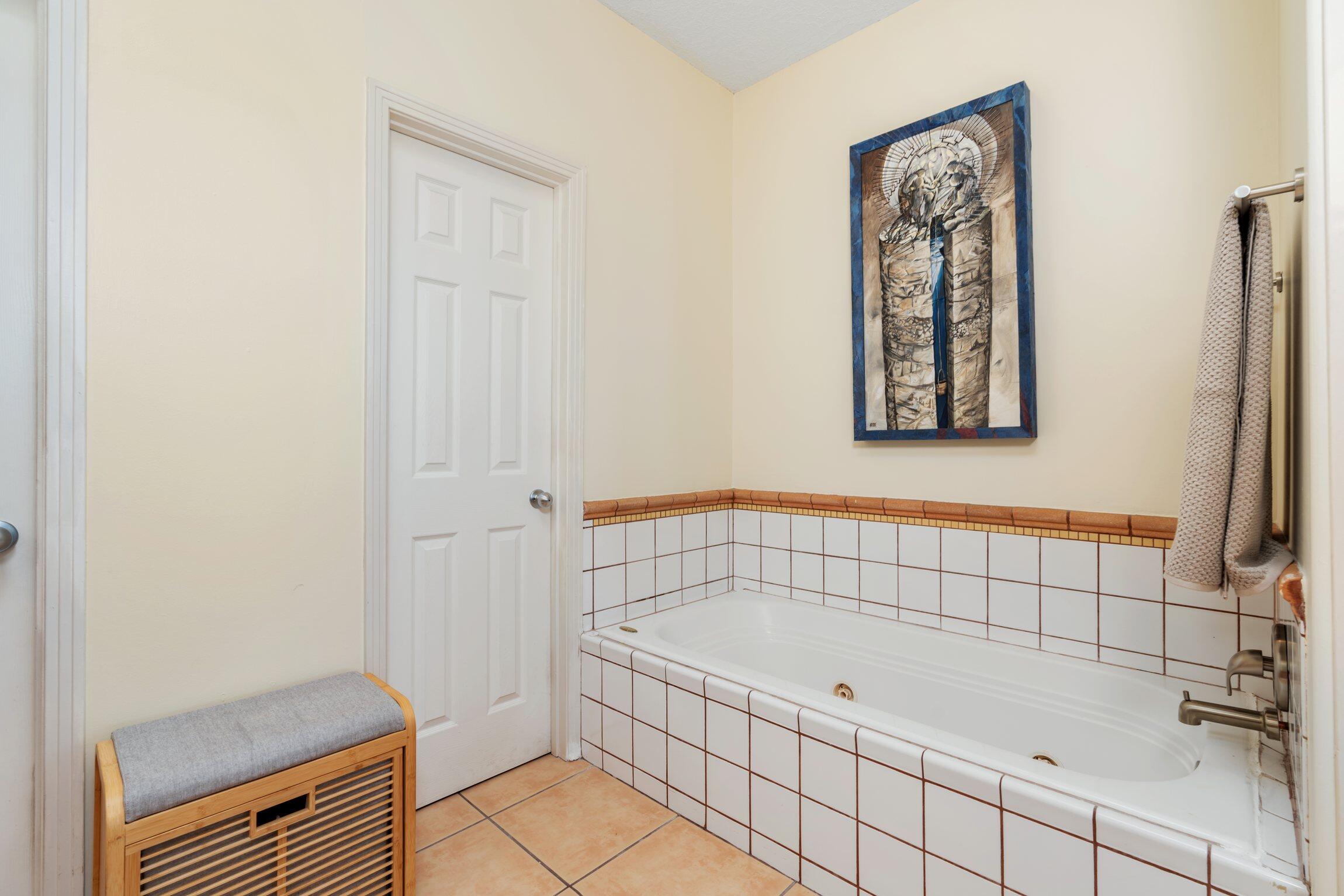 5606 BOSQUE VISTA Drive NE