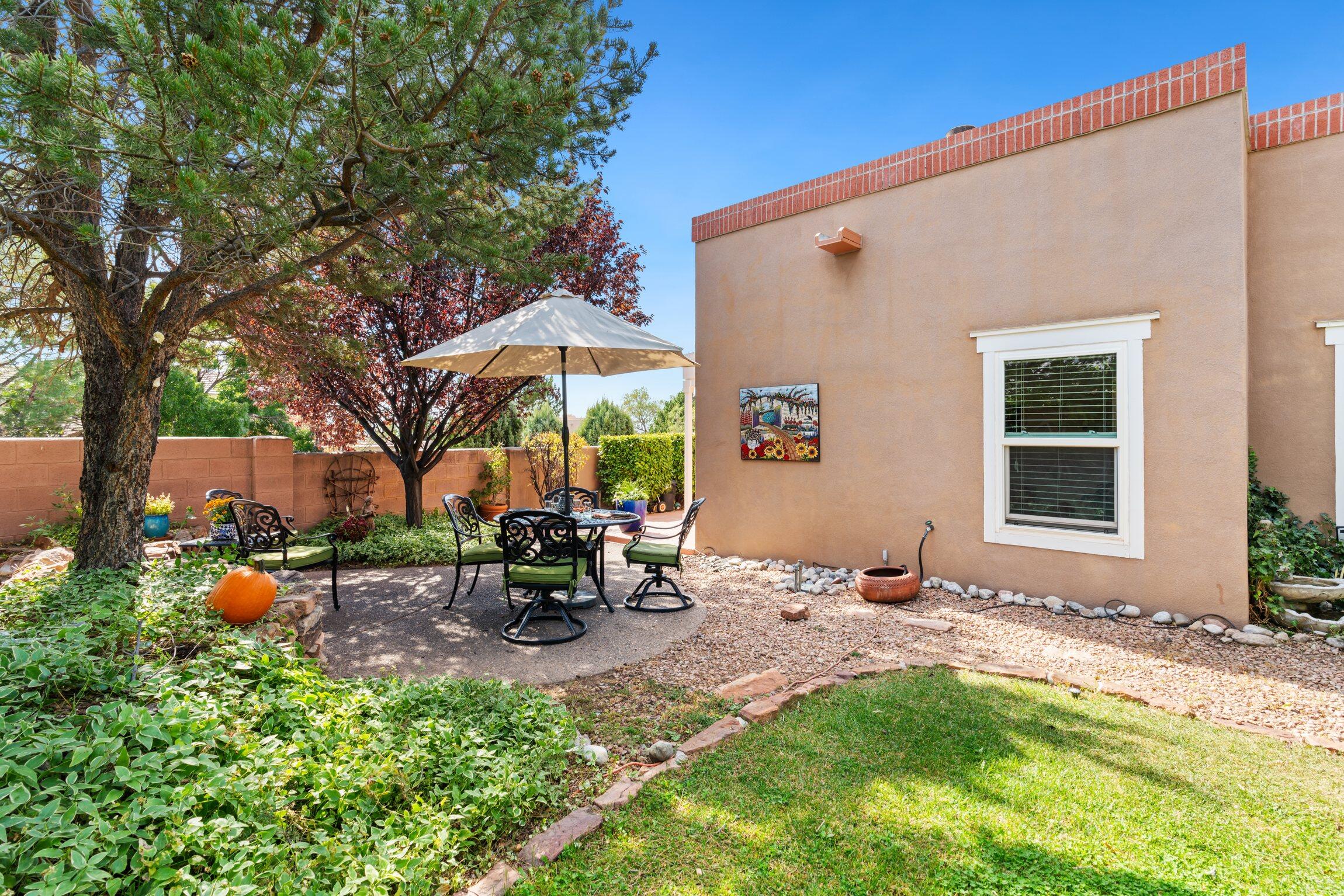 5606 BOSQUE VISTA Drive NE