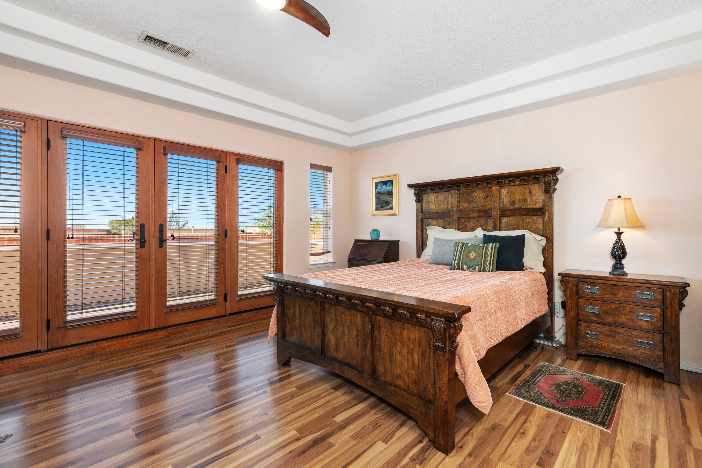 5606 BOSQUE VISTA Drive NE