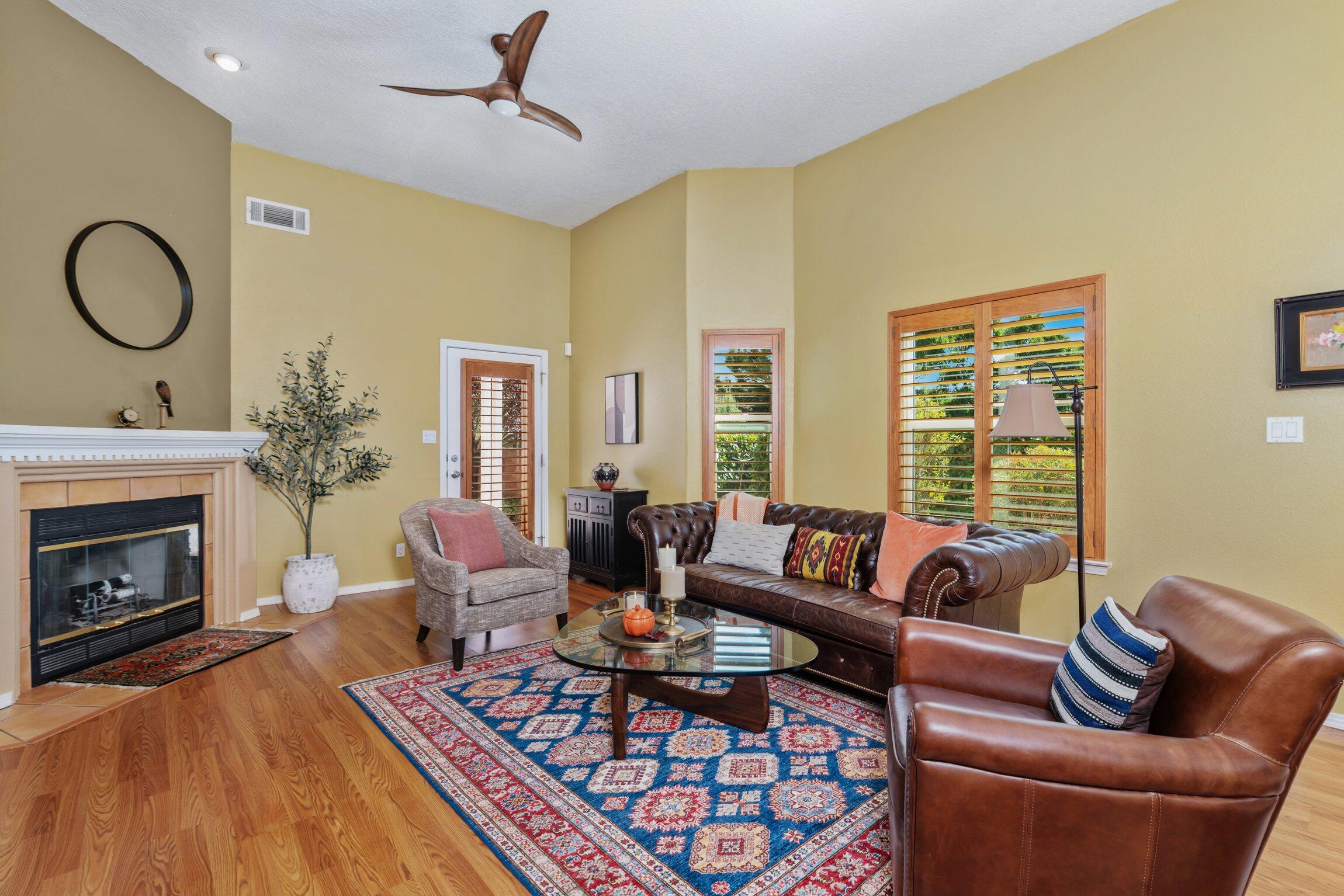 5606 BOSQUE VISTA Drive NE