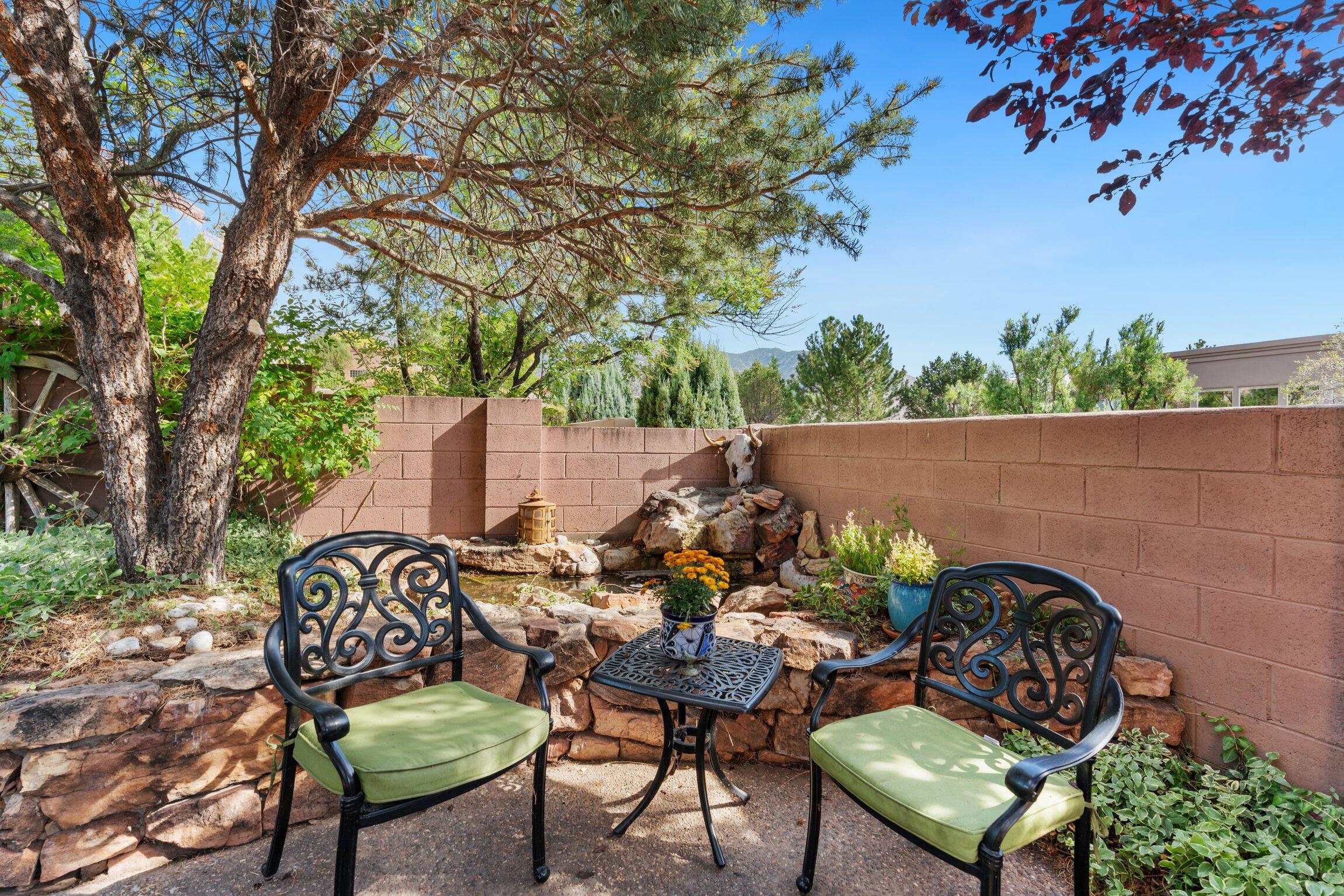 5606 BOSQUE VISTA Drive NE