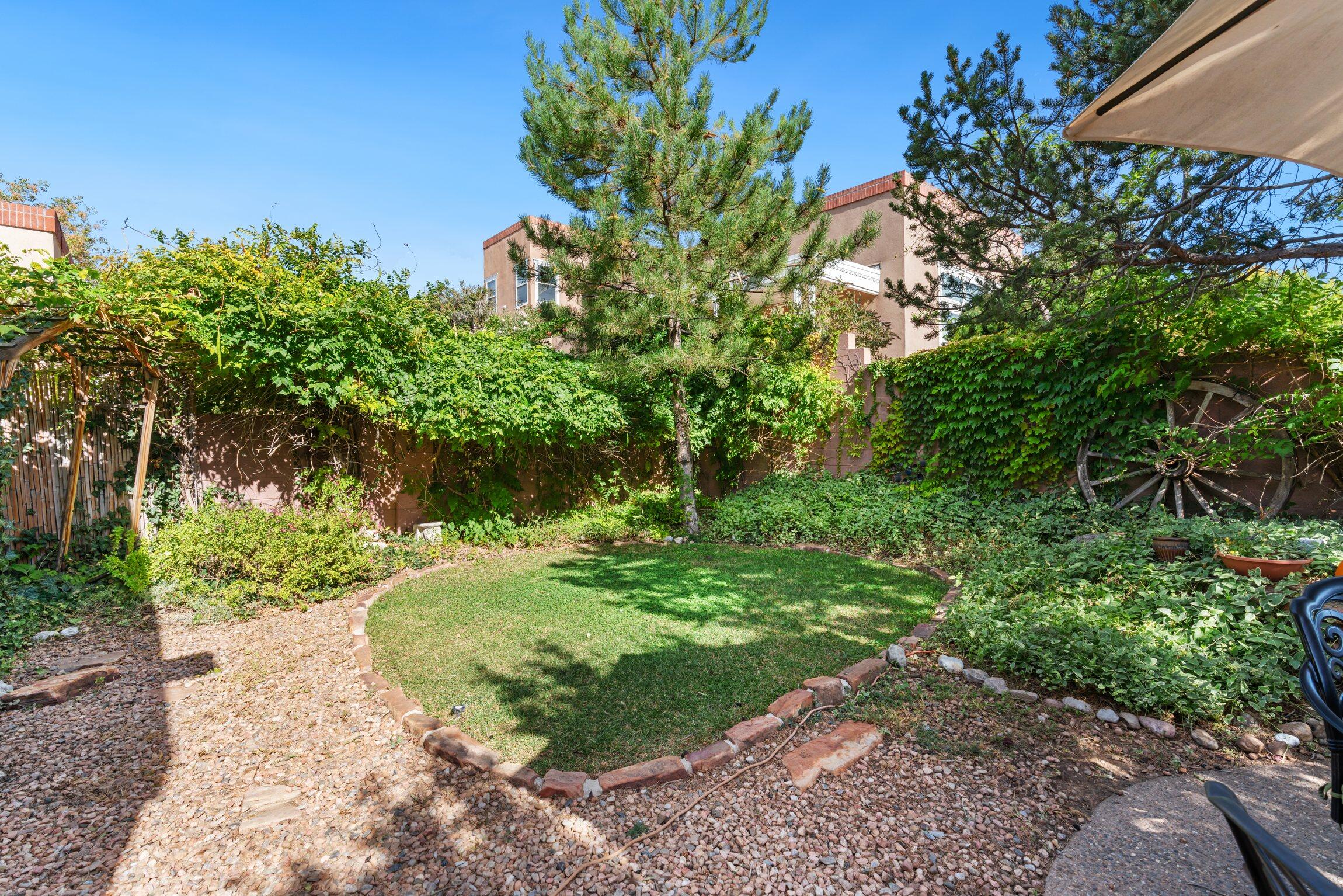 5606 BOSQUE VISTA Drive NE