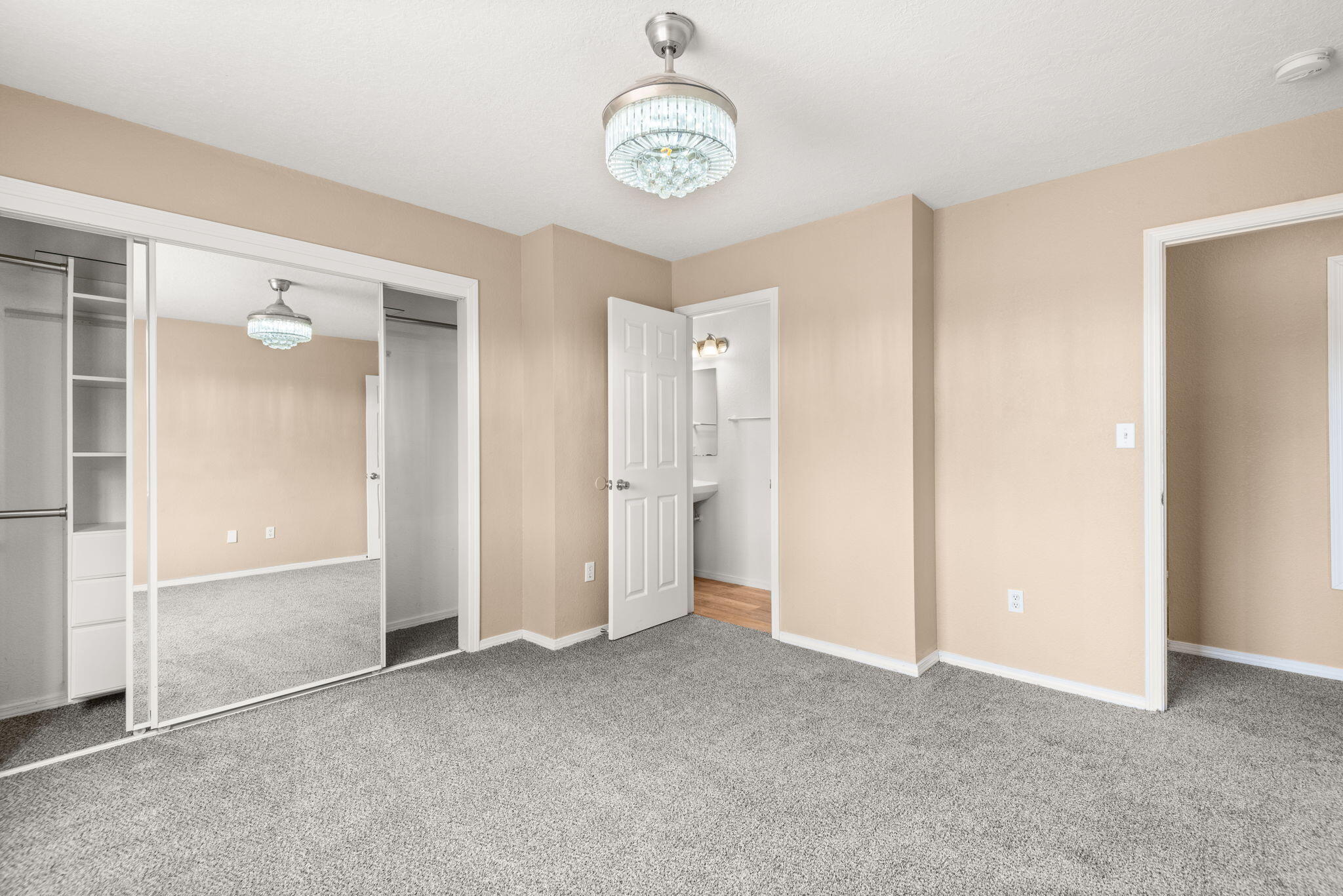 4801 IRVING Boulevard NW 303