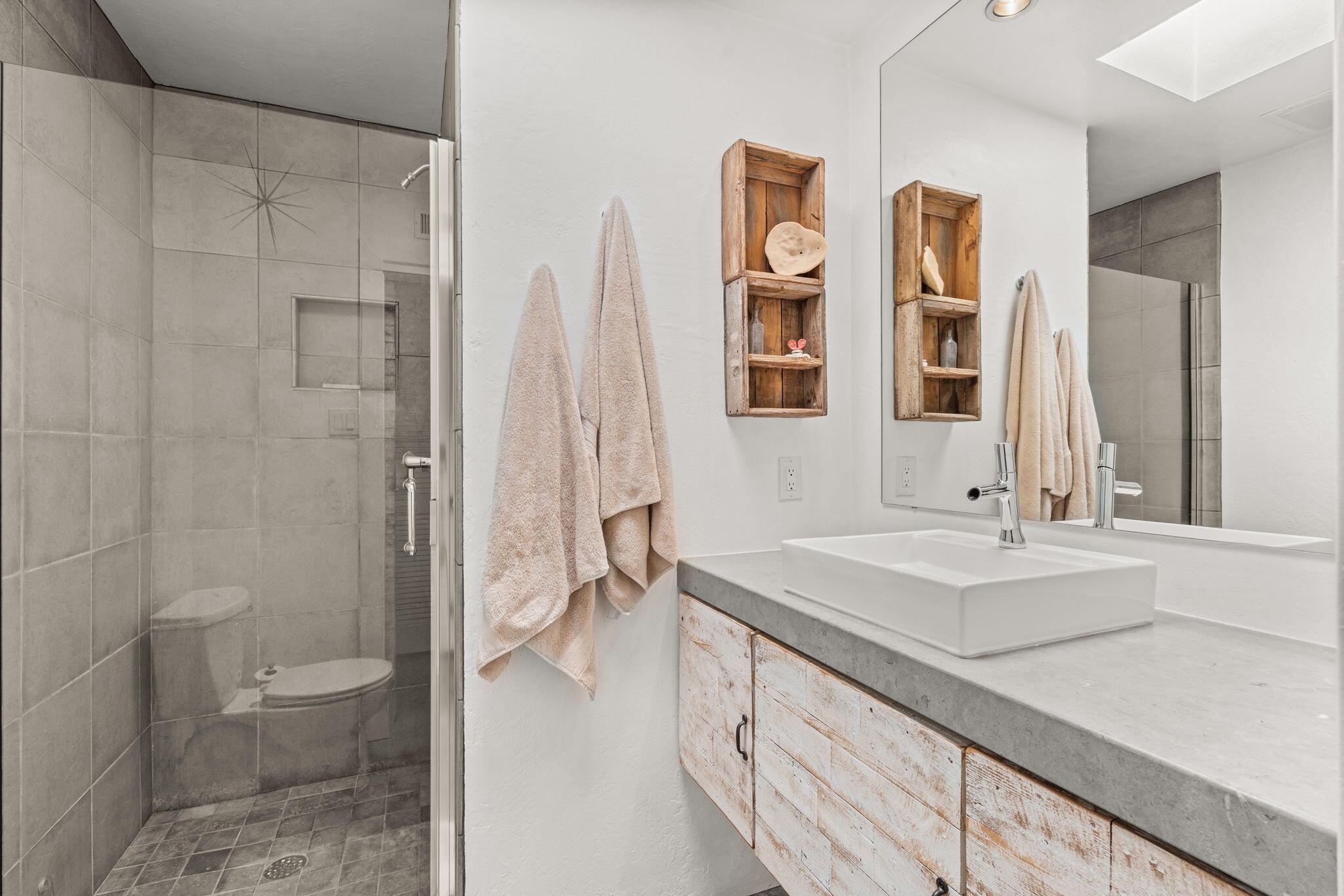 1837 TRAMWAY TERRACE Loop NE