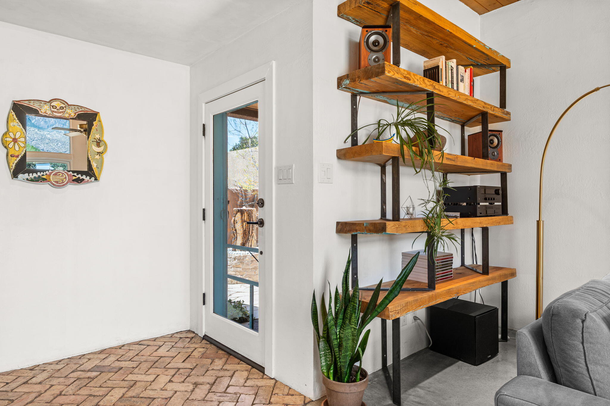 1837 TRAMWAY TERRACE Loop NE